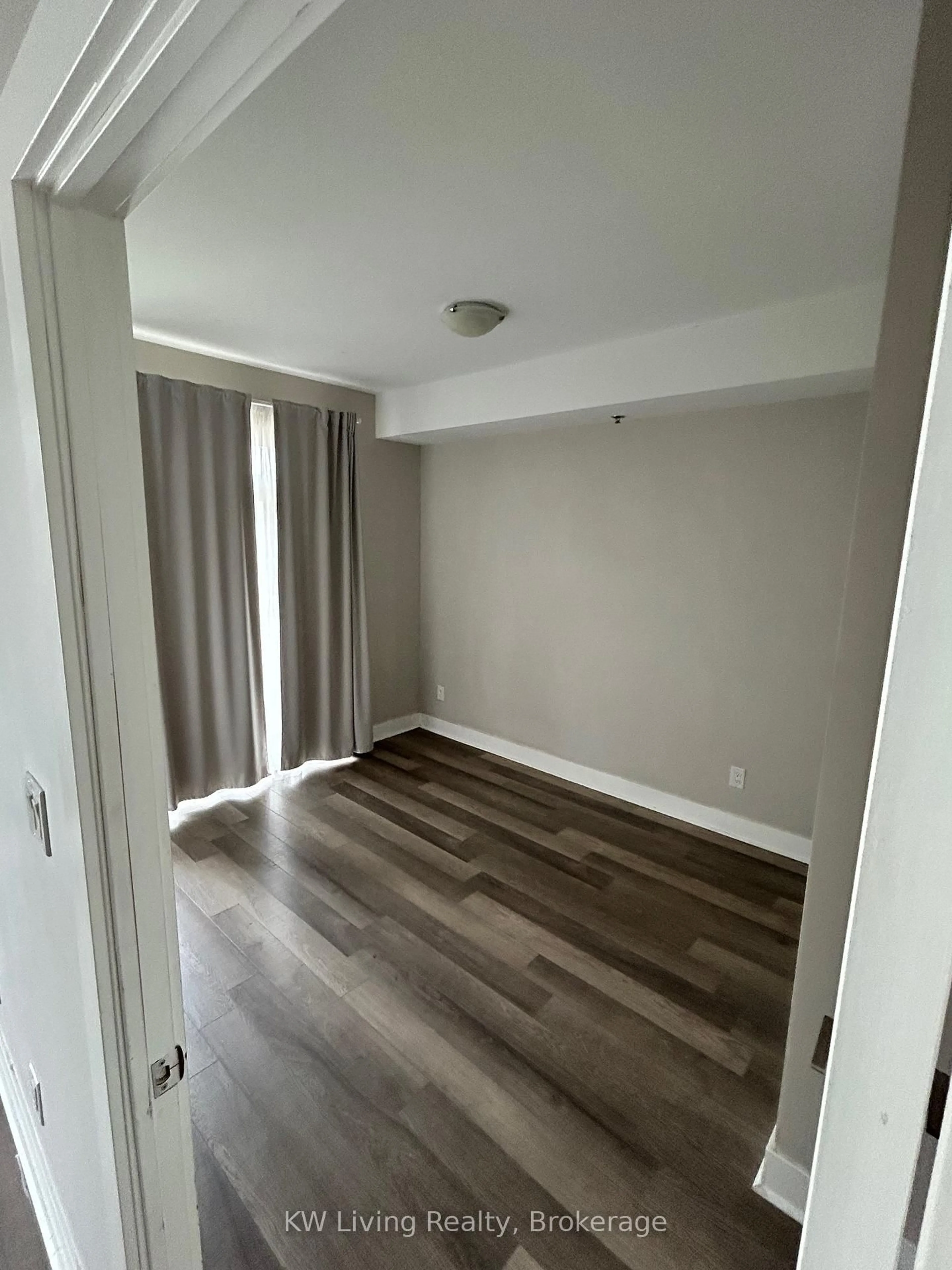 A pic of a room for 28 Prince Regent St #305, Markham Ontario L6C 0V5