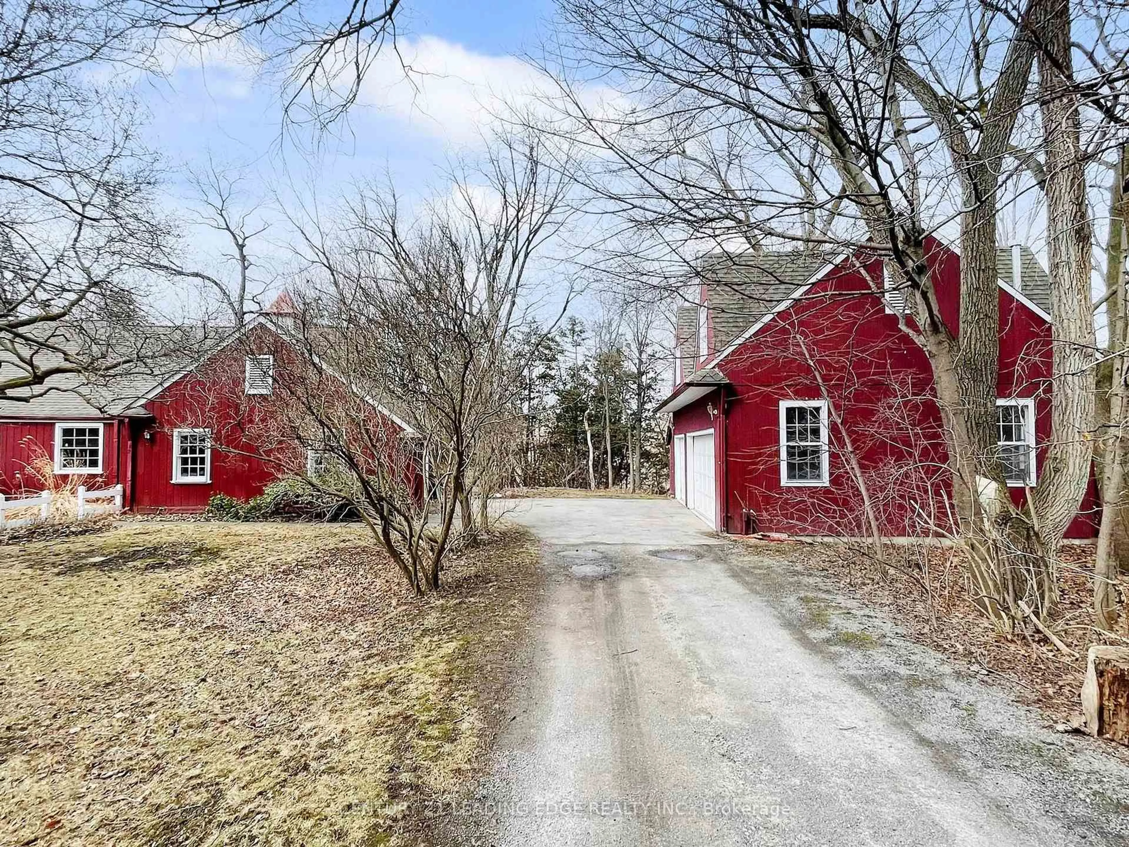 A pic from outside/outdoor area/front of a property/back of a property/a pic from drone, street for 26 Church Lane, Markham Ontario L3T 2G5