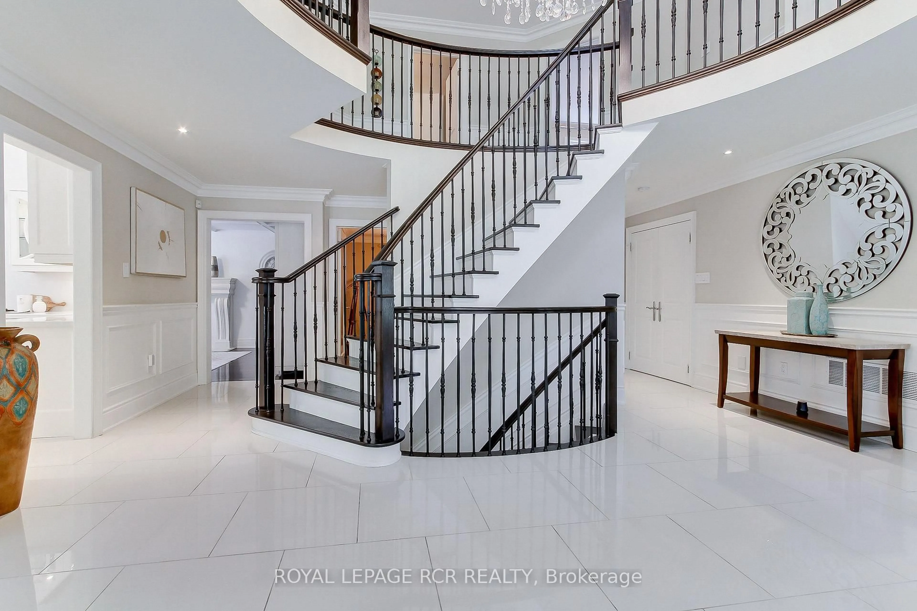 Stairs for 646 Brooker Rdge, Newmarket Ontario L3X 1V7