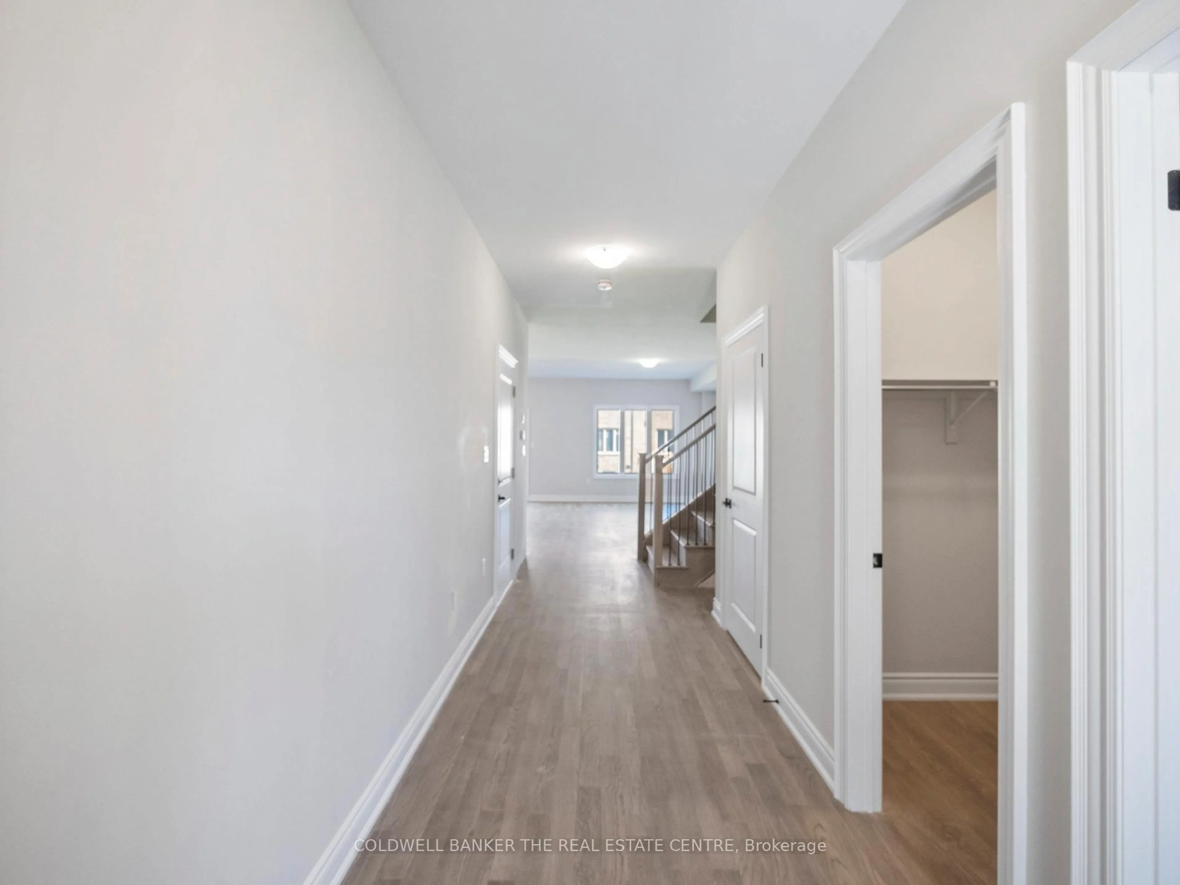 Indoor entryway for 13 Hildred Cushing Way, Uxbridge Ontario L9P 0S1