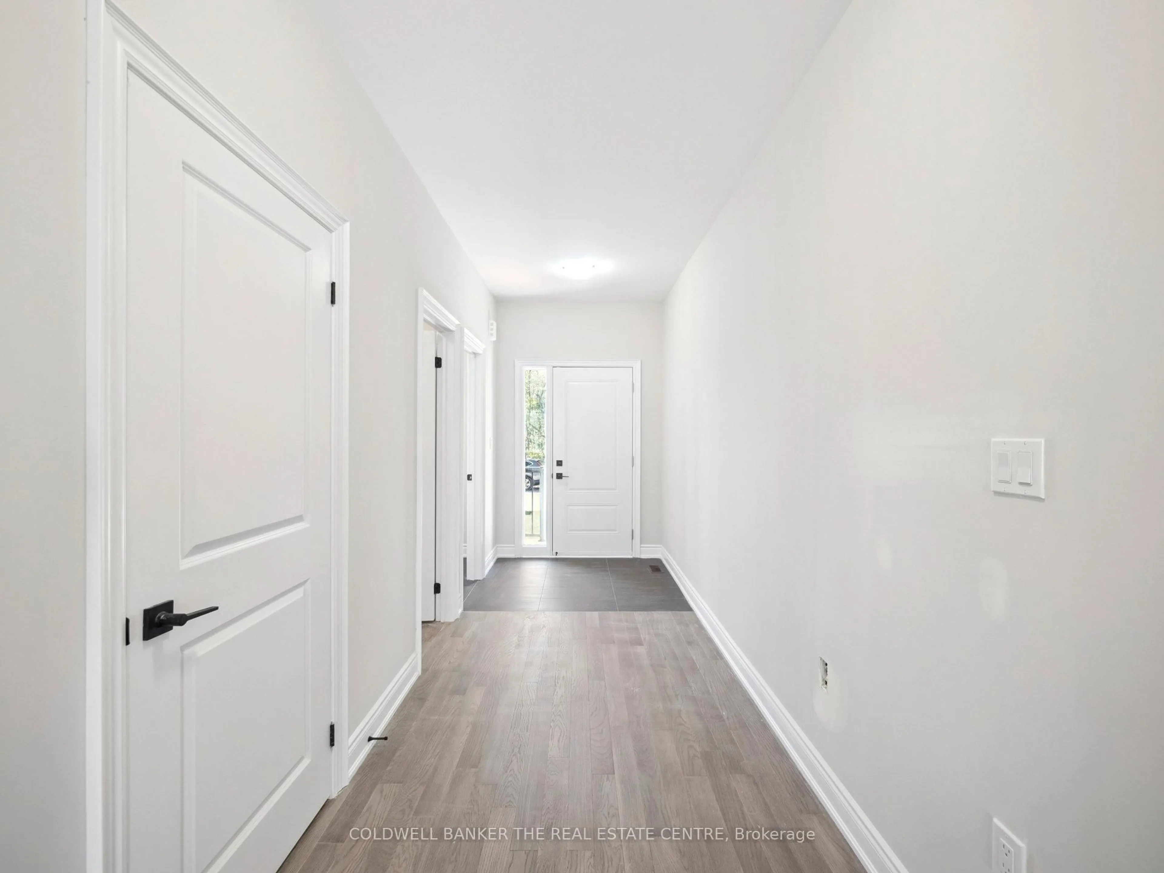 Indoor entryway for 13 Hildred Cushing Way, Uxbridge Ontario L9P 0S1