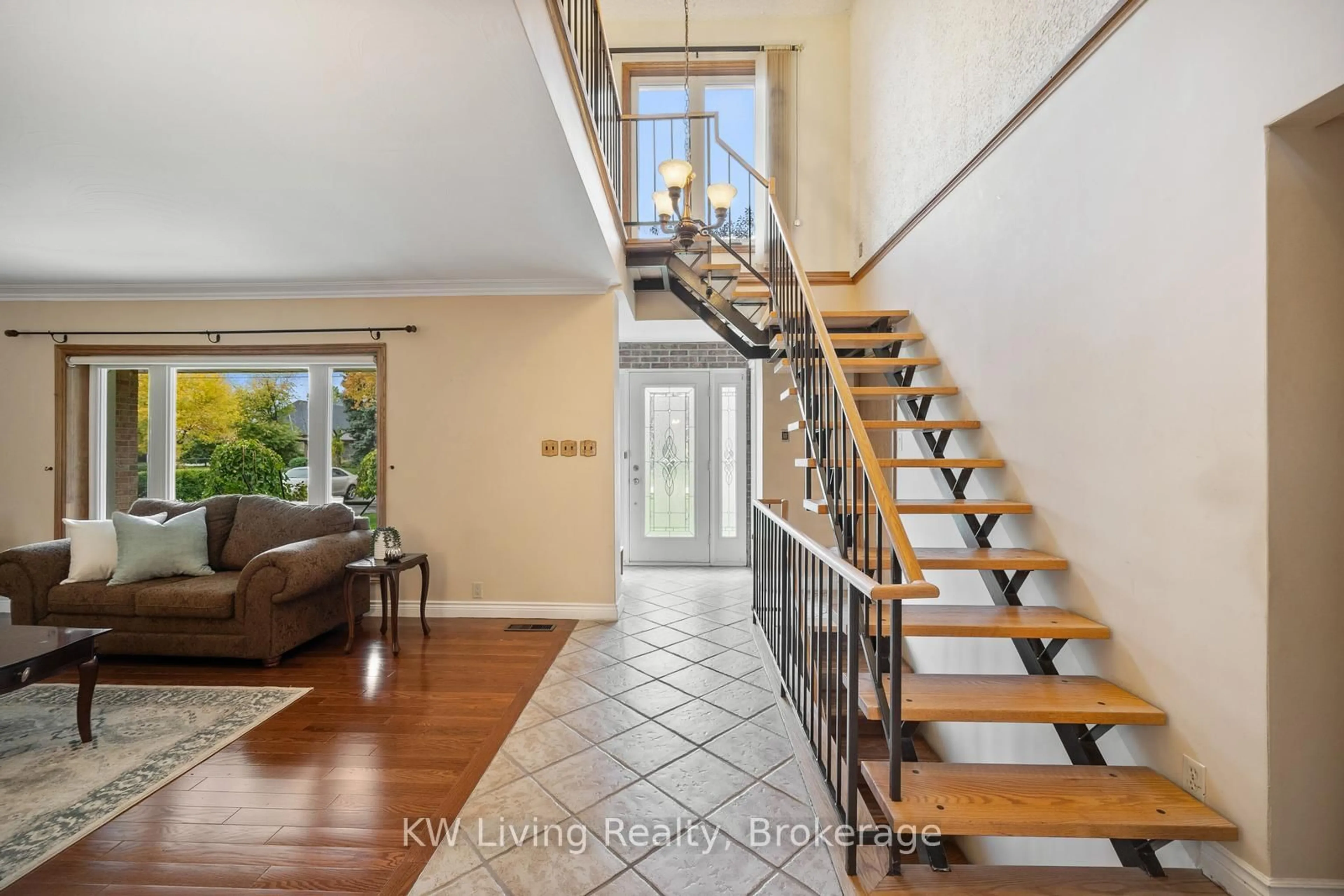 Unknown for 55 Hillside Ave, Vaughan Ontario L4K 1W9