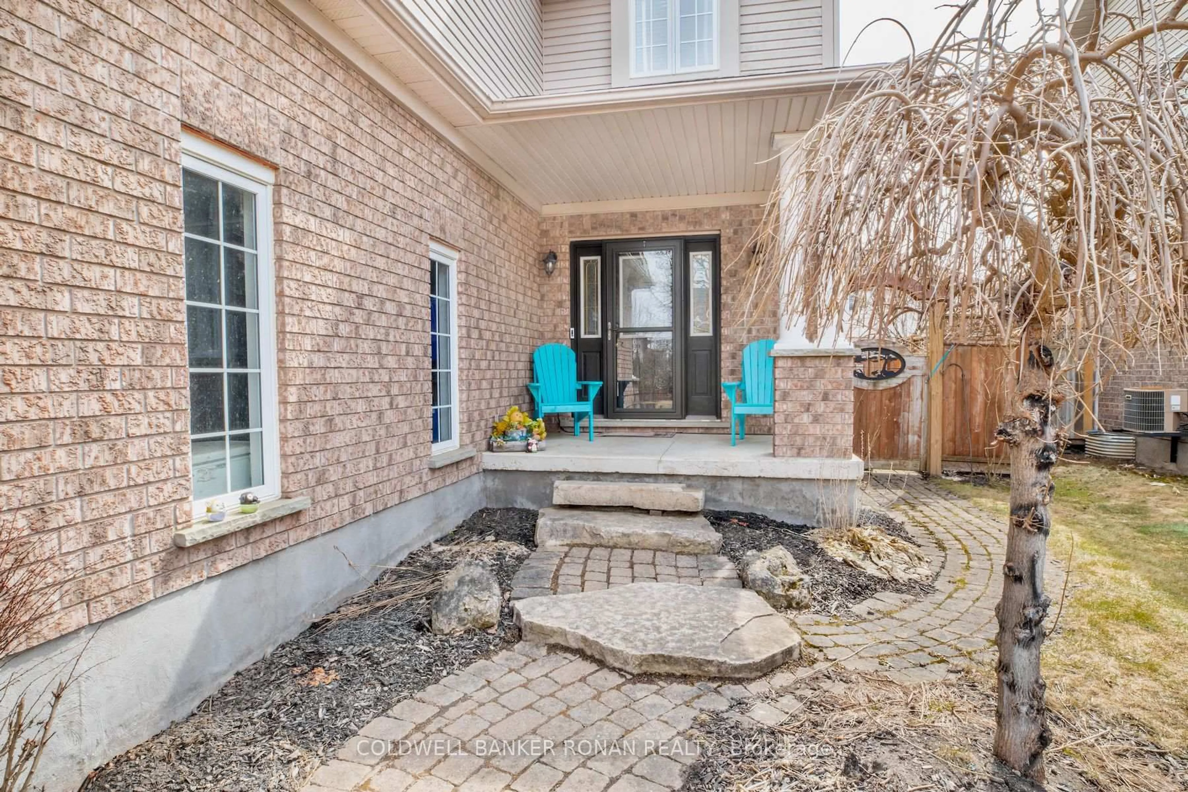 Patio, street for 11 Shepard Ave, New Tecumseth Ontario L9R 2E6