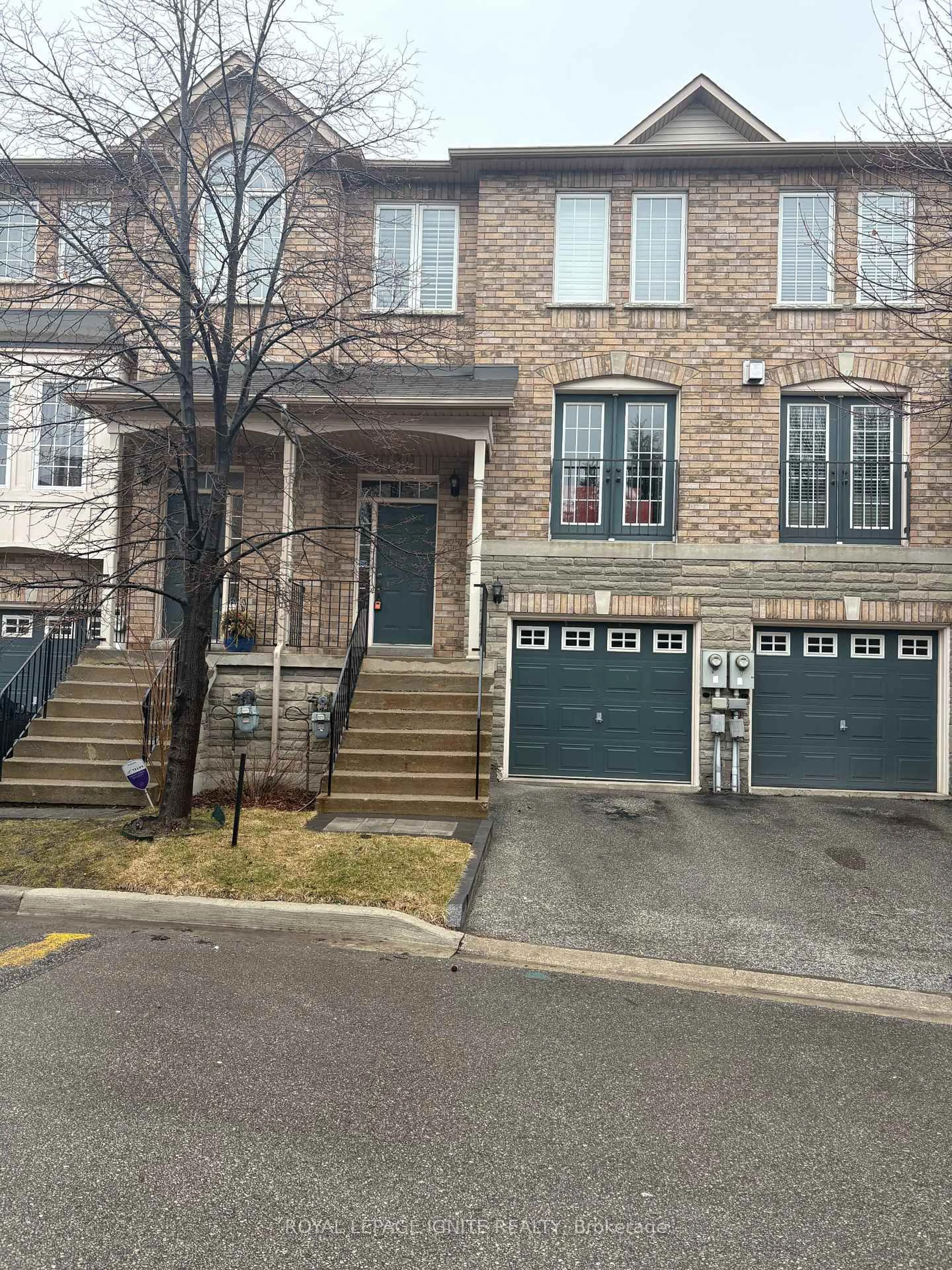 Home with brick exterior material, street for 19 Foxchase Ave #37, Vaughan Ontario L4L 9N1