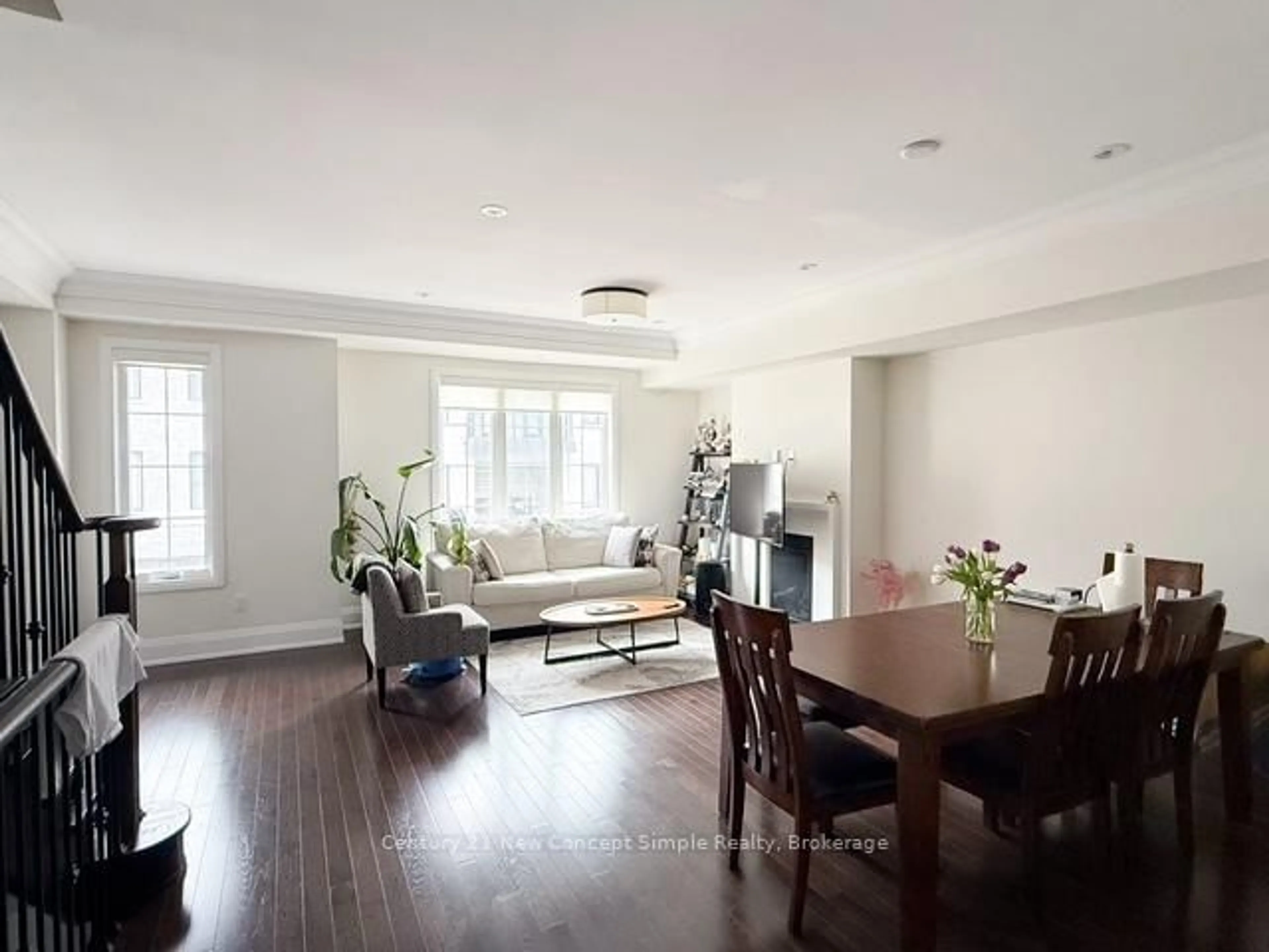 Living room with furniture, wood/laminate floor for 388 Highway 7 #TH7, Richmond Hill Ontario L4B 0G5