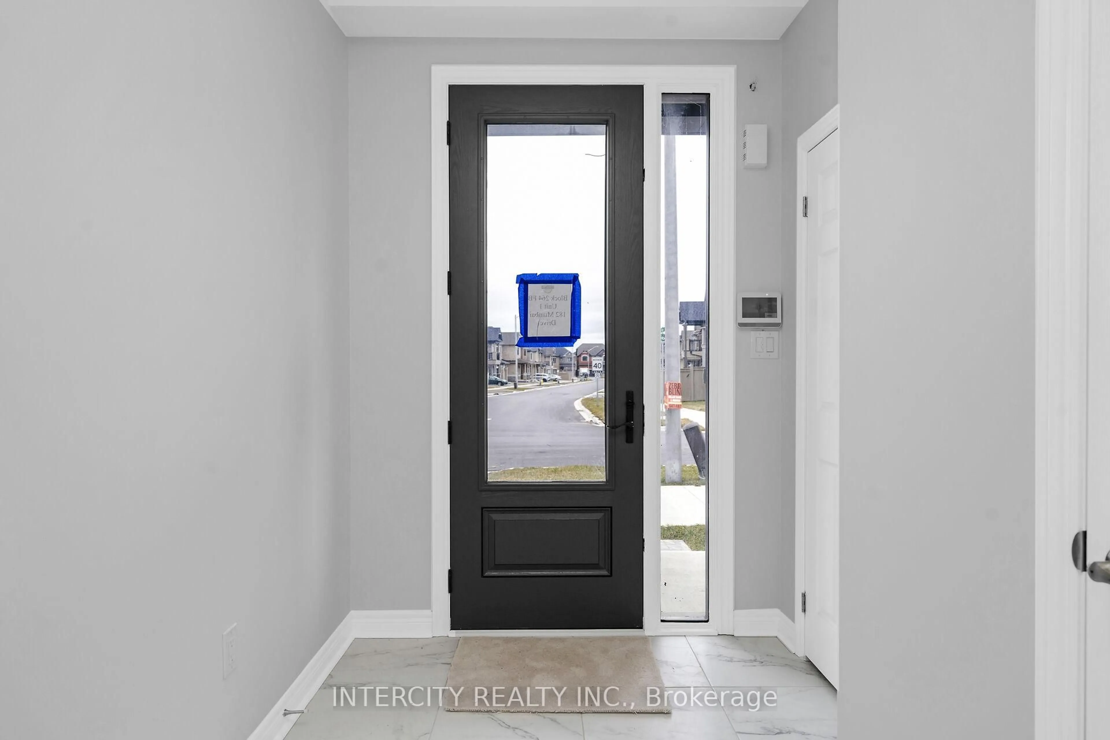 Indoor entryway for 182 Mumbai Dr, Markham Ontario L3S 0G5