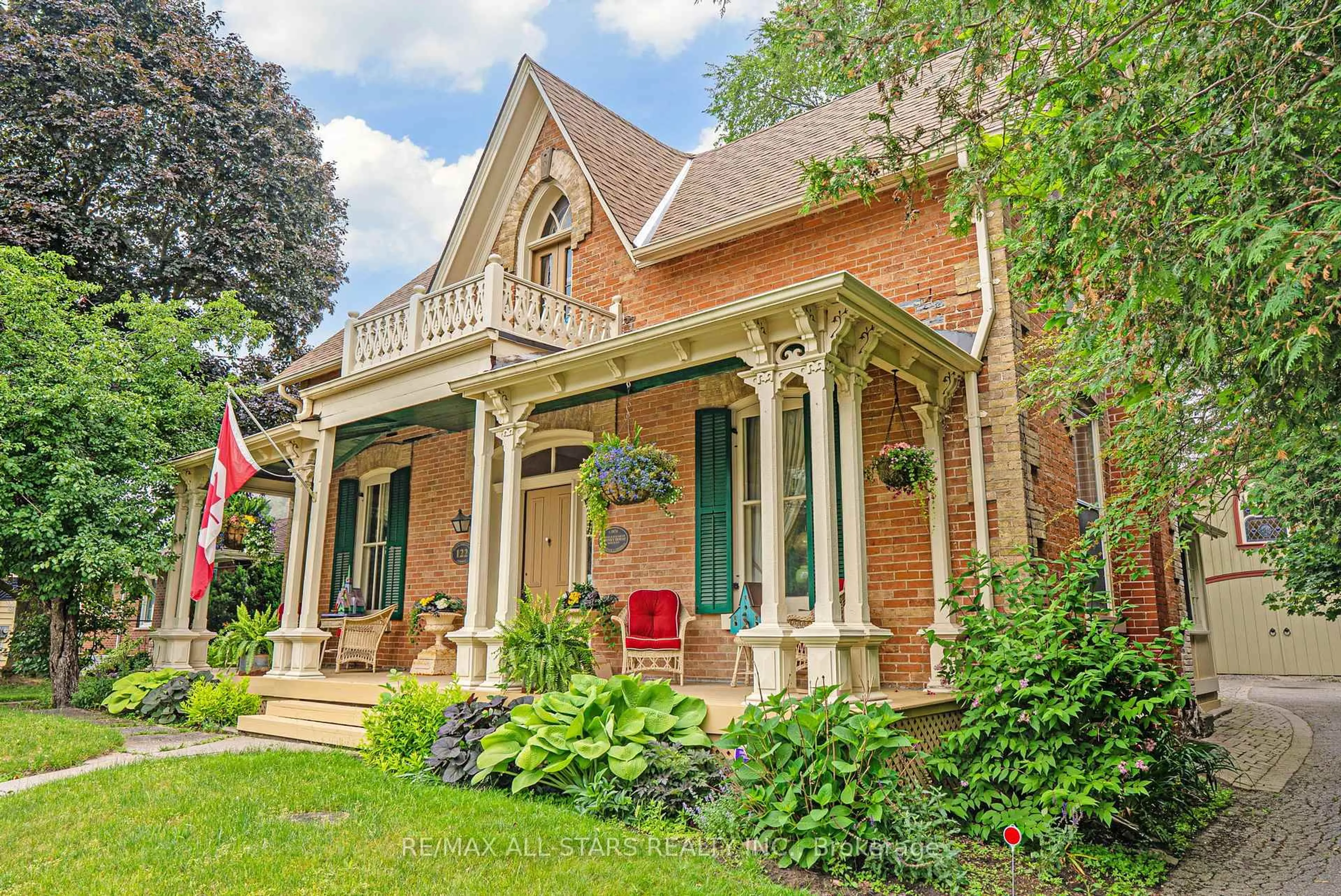 Home with brick exterior material, street for 122 Brock St, Uxbridge Ontario L9P 1K5