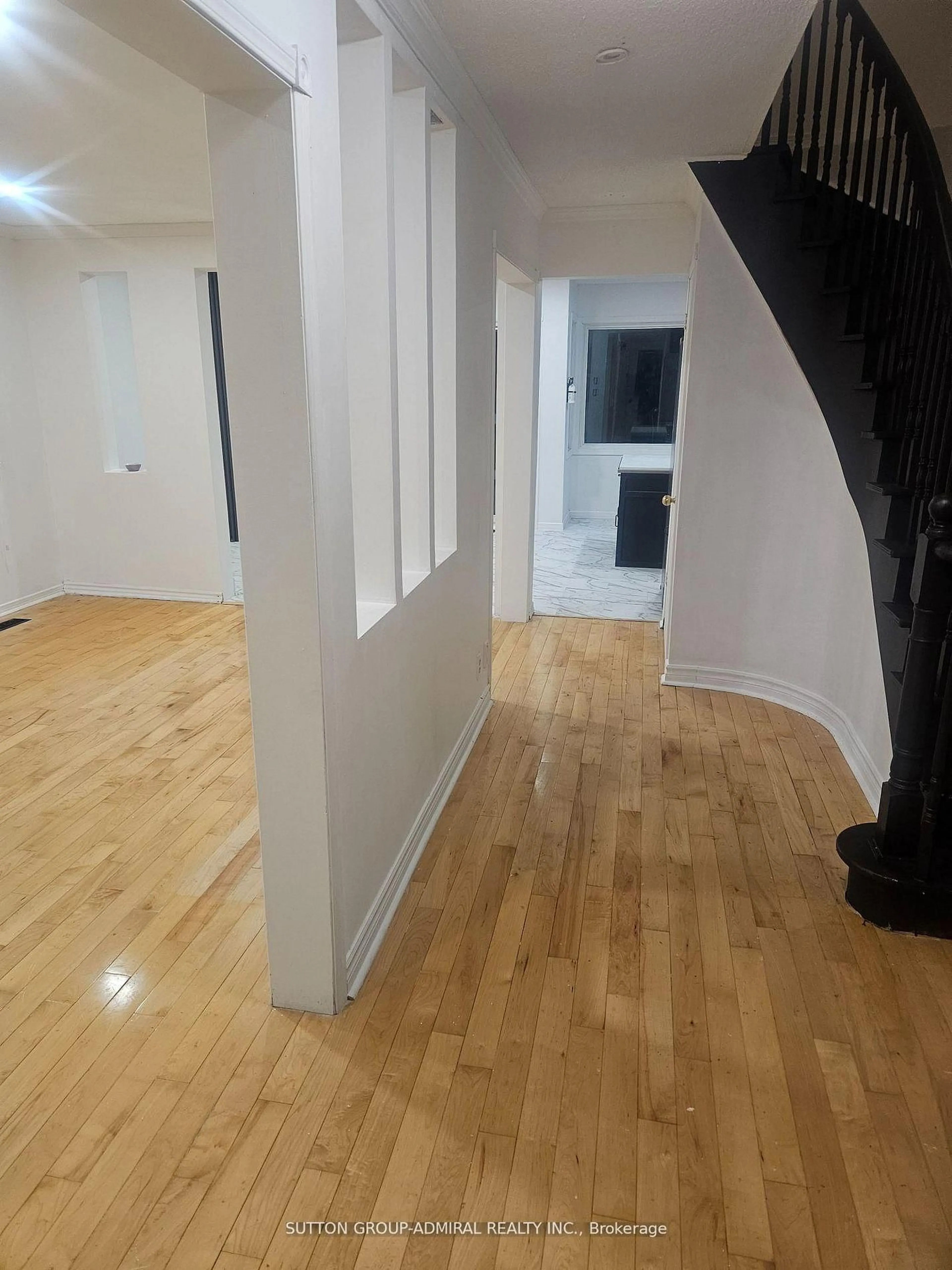 A pic of a room for 32 Magani Dr, Bradford West Gwillimbury Ontario L3Z 2S7