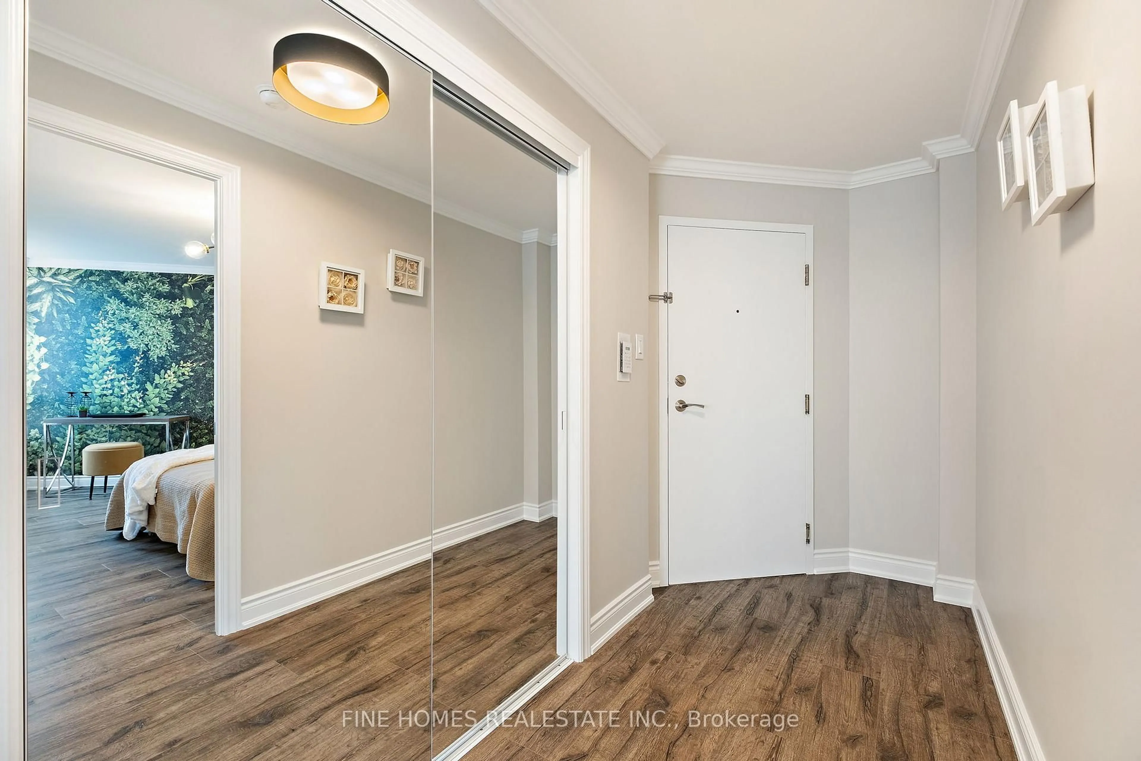 Indoor entryway for 120 promenade Circ #307, Vaughan Ontario L4J 7W9