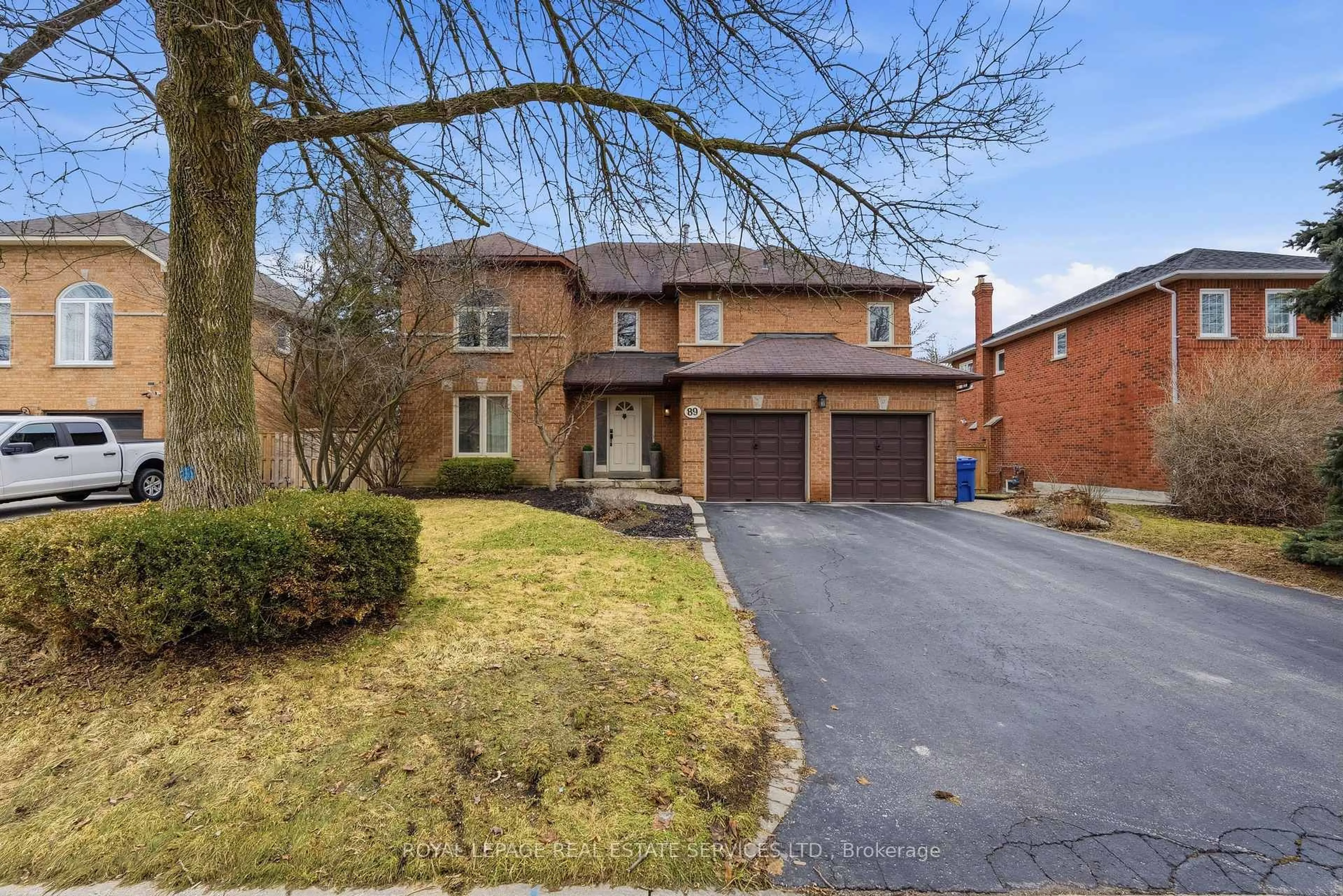 Home with brick exterior material, street for 89 Timberline Tr, Aurora Ontario L4G 6A1