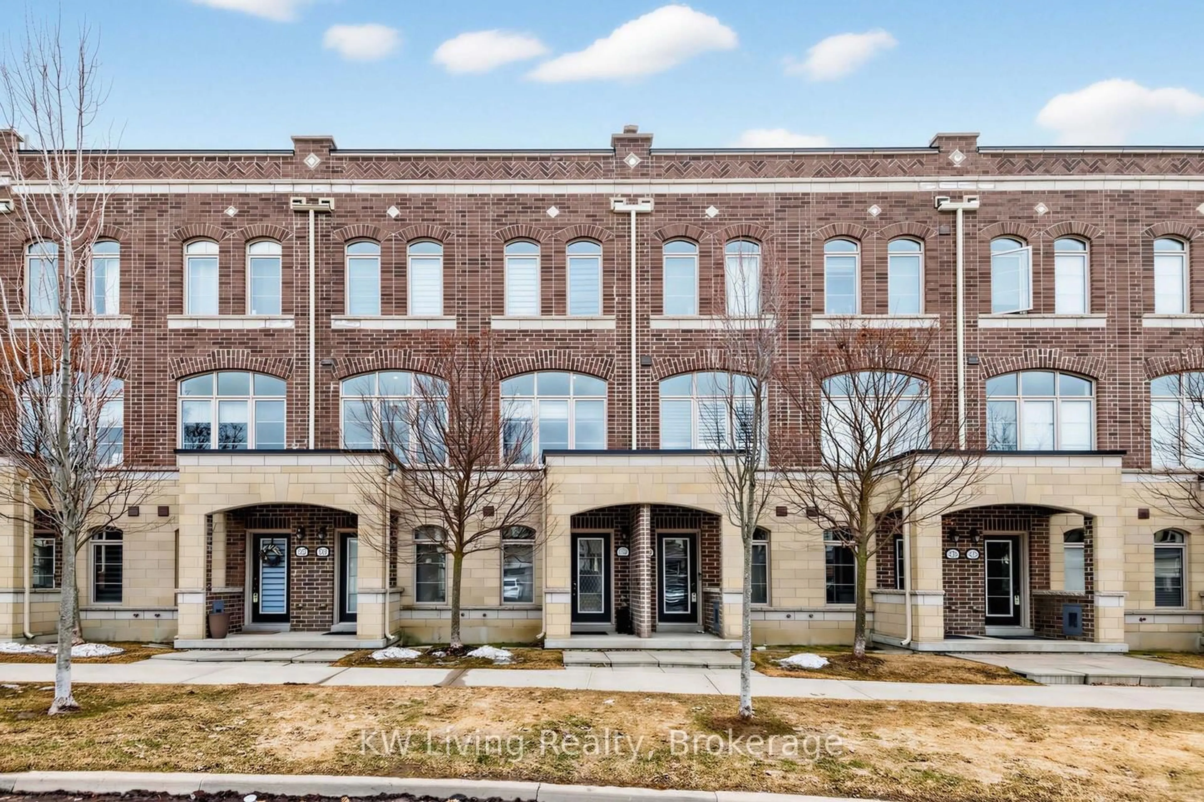 Home with brick exterior material, building for 334 John Davis Gate, Whitchurch-Stouffville Ontario L4A 1X1