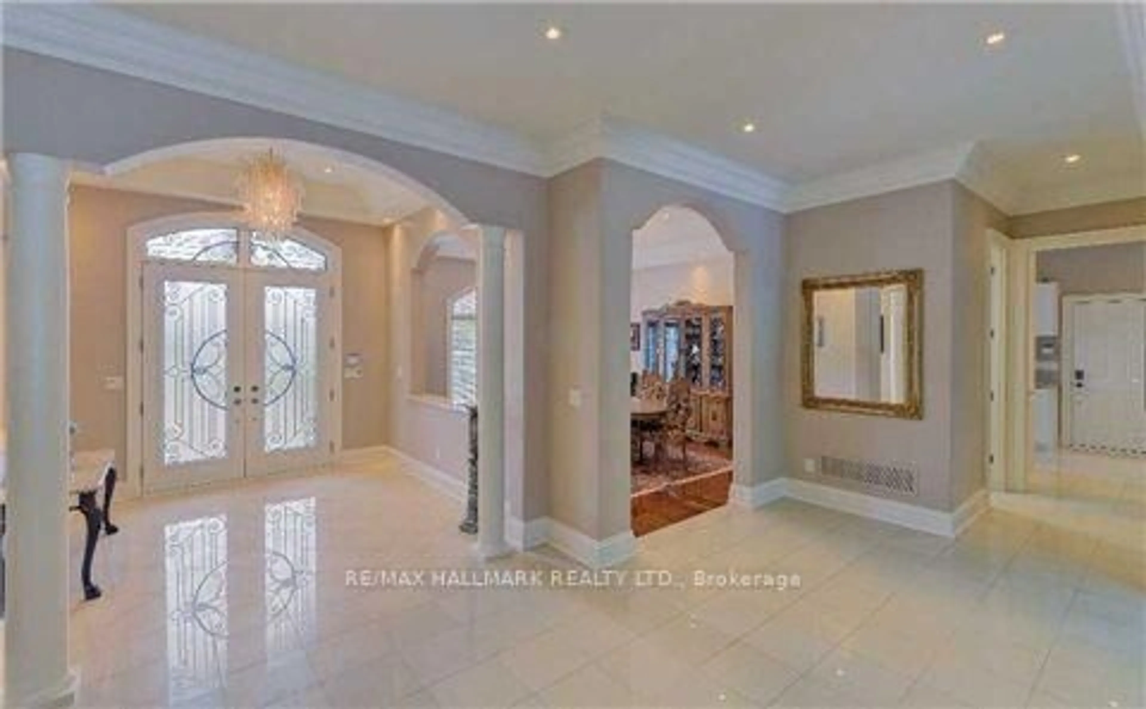 Indoor foyer for 11 Cranborne Chse, Whitchurch-Stouffville Ontario L4A 0C6