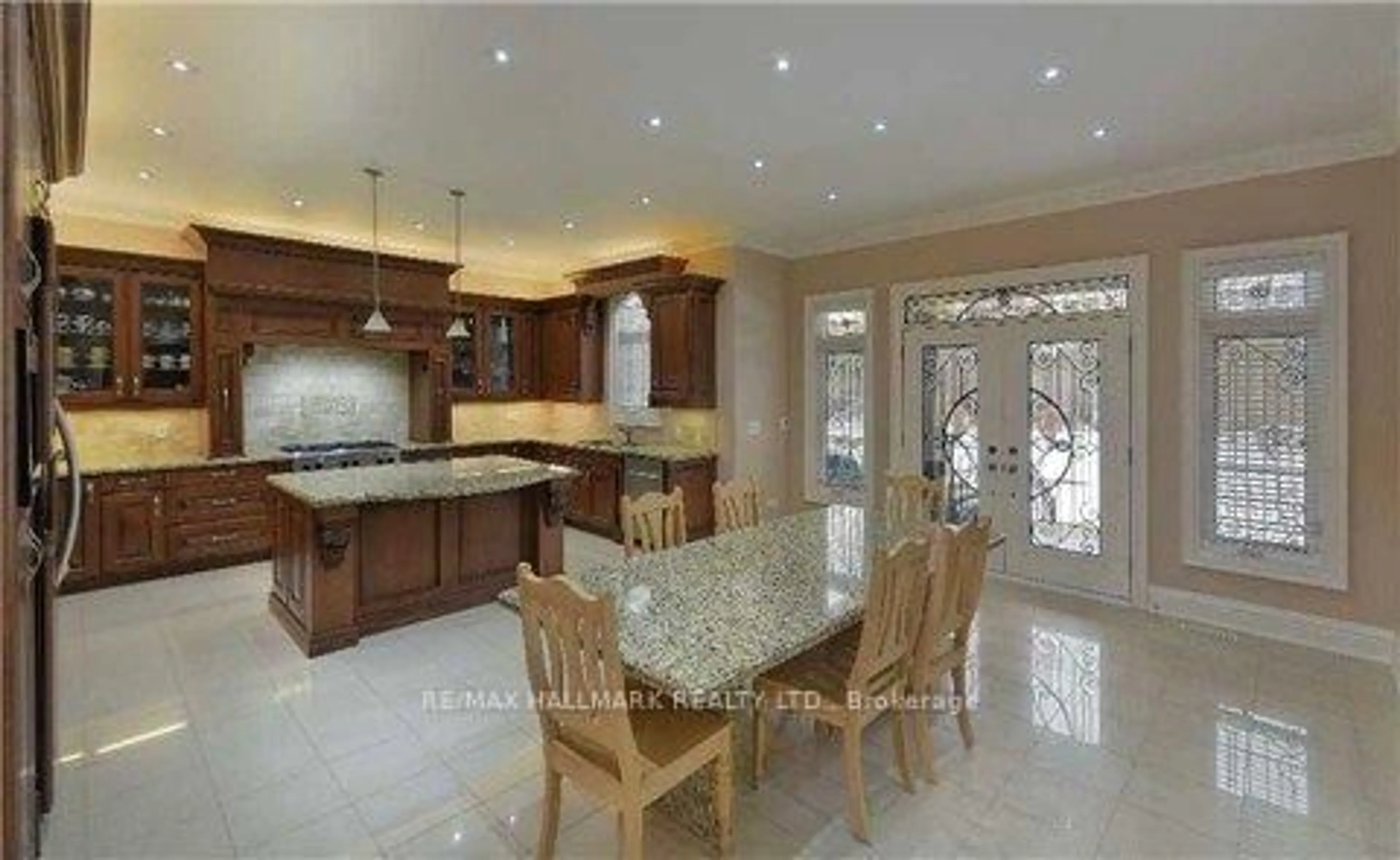 Open concept kitchen, ceramic/tile floor for 11 Cranborne Chse, Whitchurch-Stouffville Ontario L4A 0C6