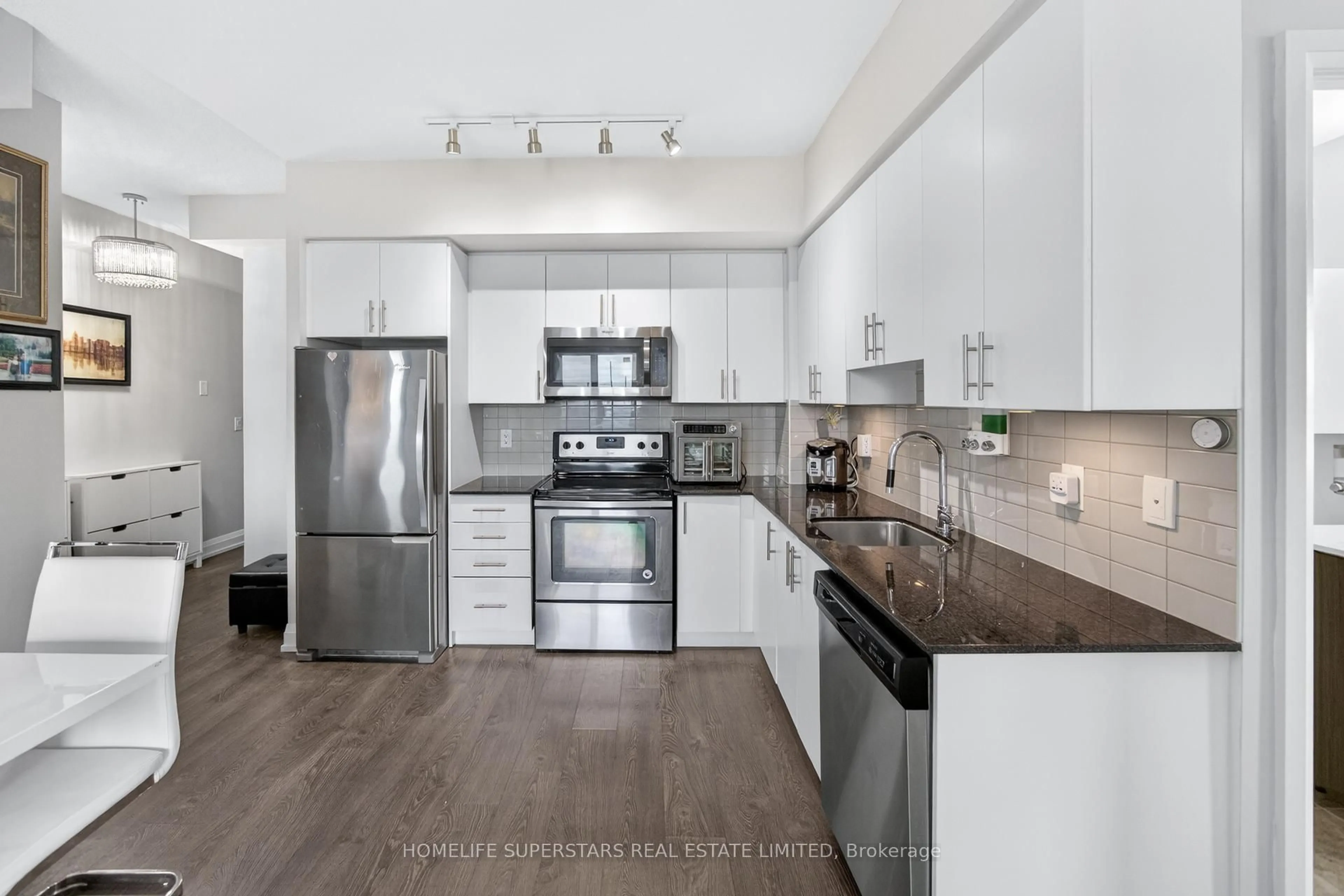Open concept kitchen, unknown for 3600 Highway 7 #423, Vaughan Ontario L4L 0G7