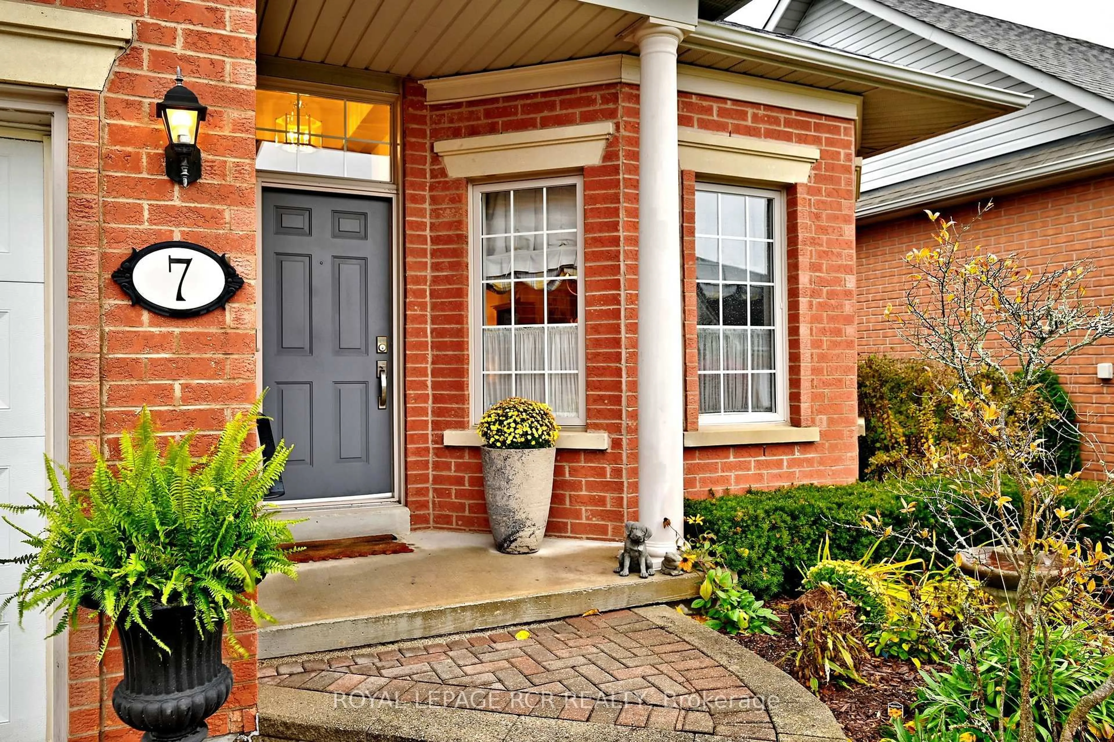 Home with brick exterior material, street for 7 Arnie's Chance, Whitchurch-Stouffville Ontario L4A 1L7