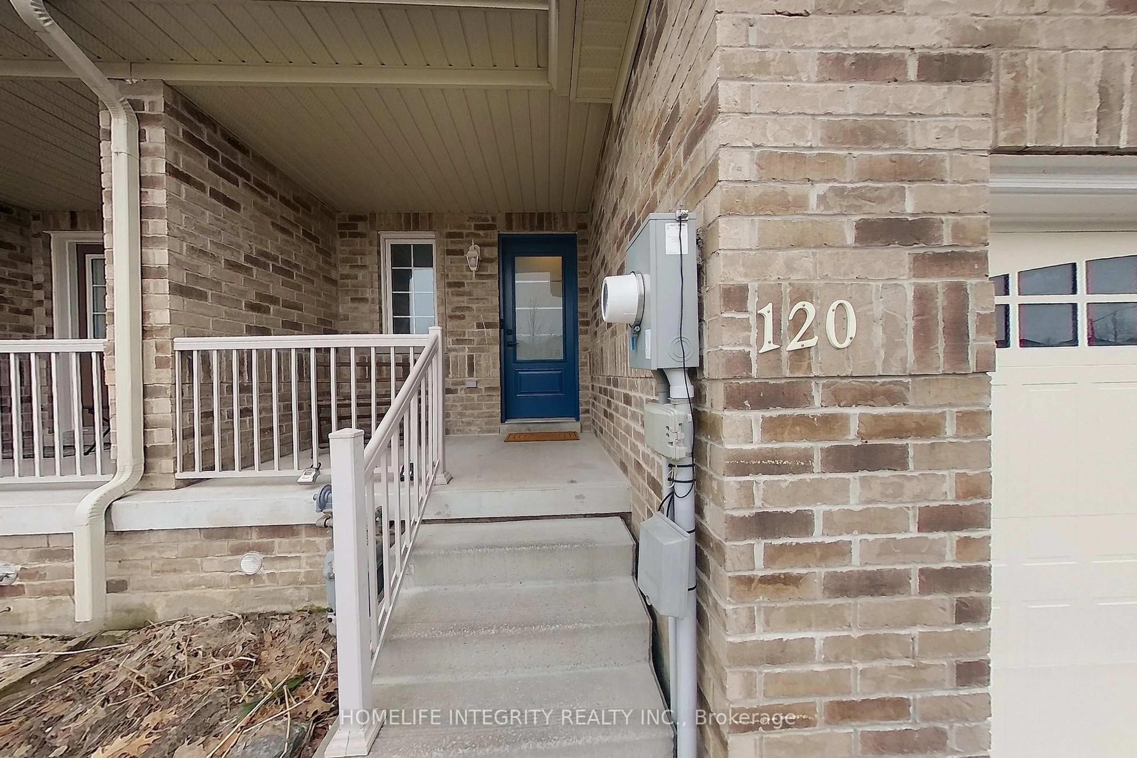Indoor entryway for 120 Stonemount Cres, Essa Ontario L0M 1B4