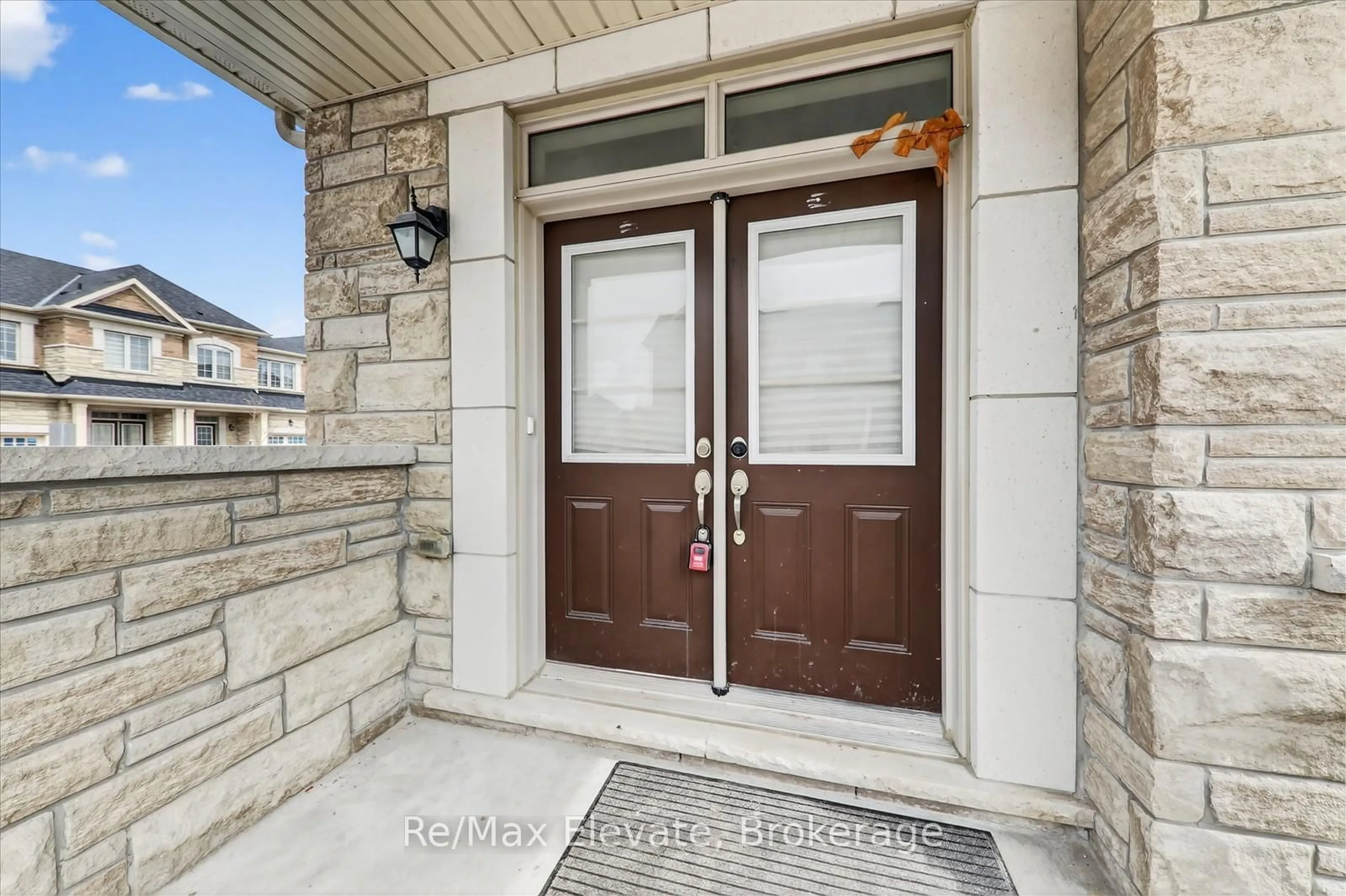 Indoor entryway for 23 Reign Lane, Markham Ontario L3S 0E9