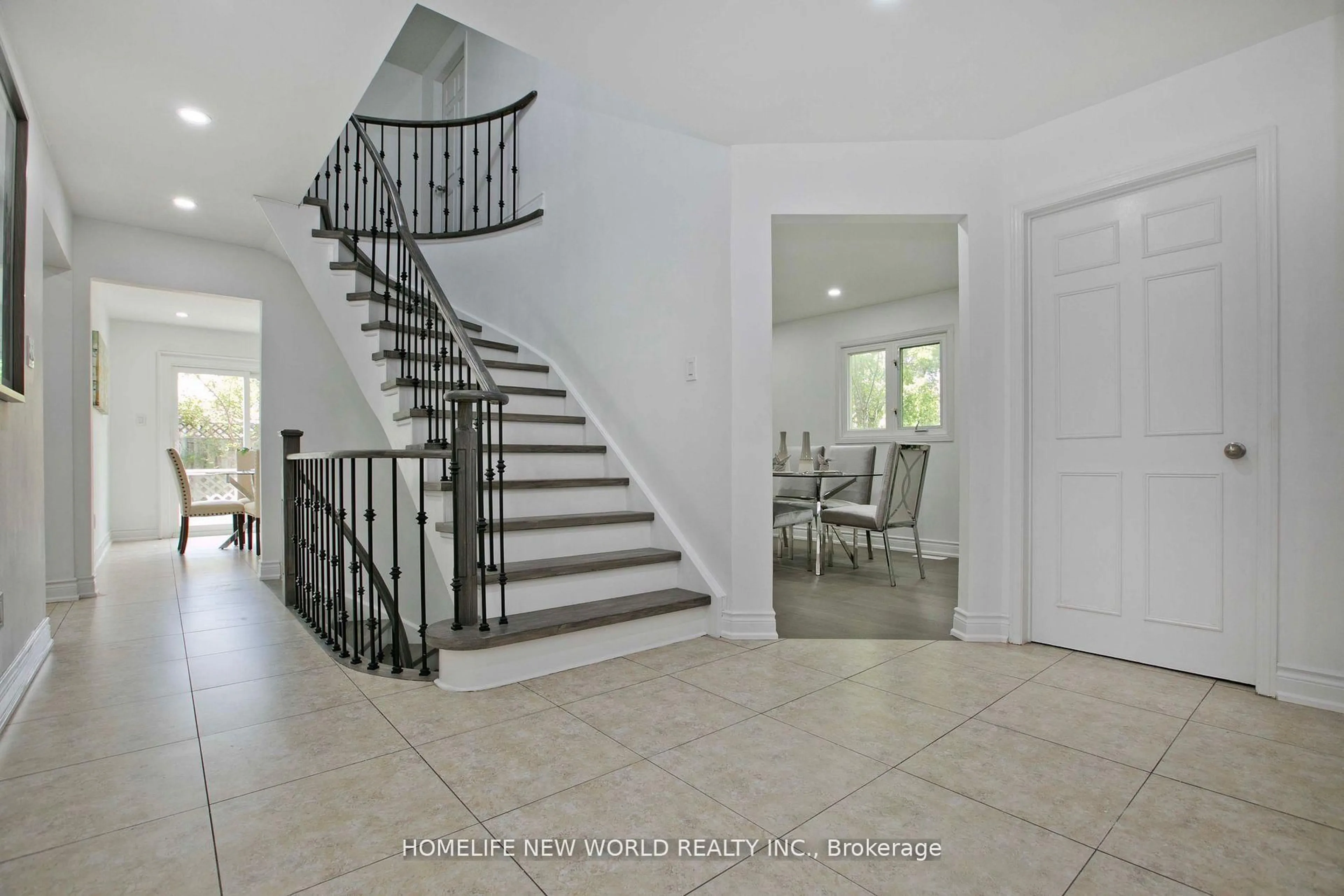 Unknown for 94 Weldrick Rd, Richmond Hill Ontario L4C 8T7