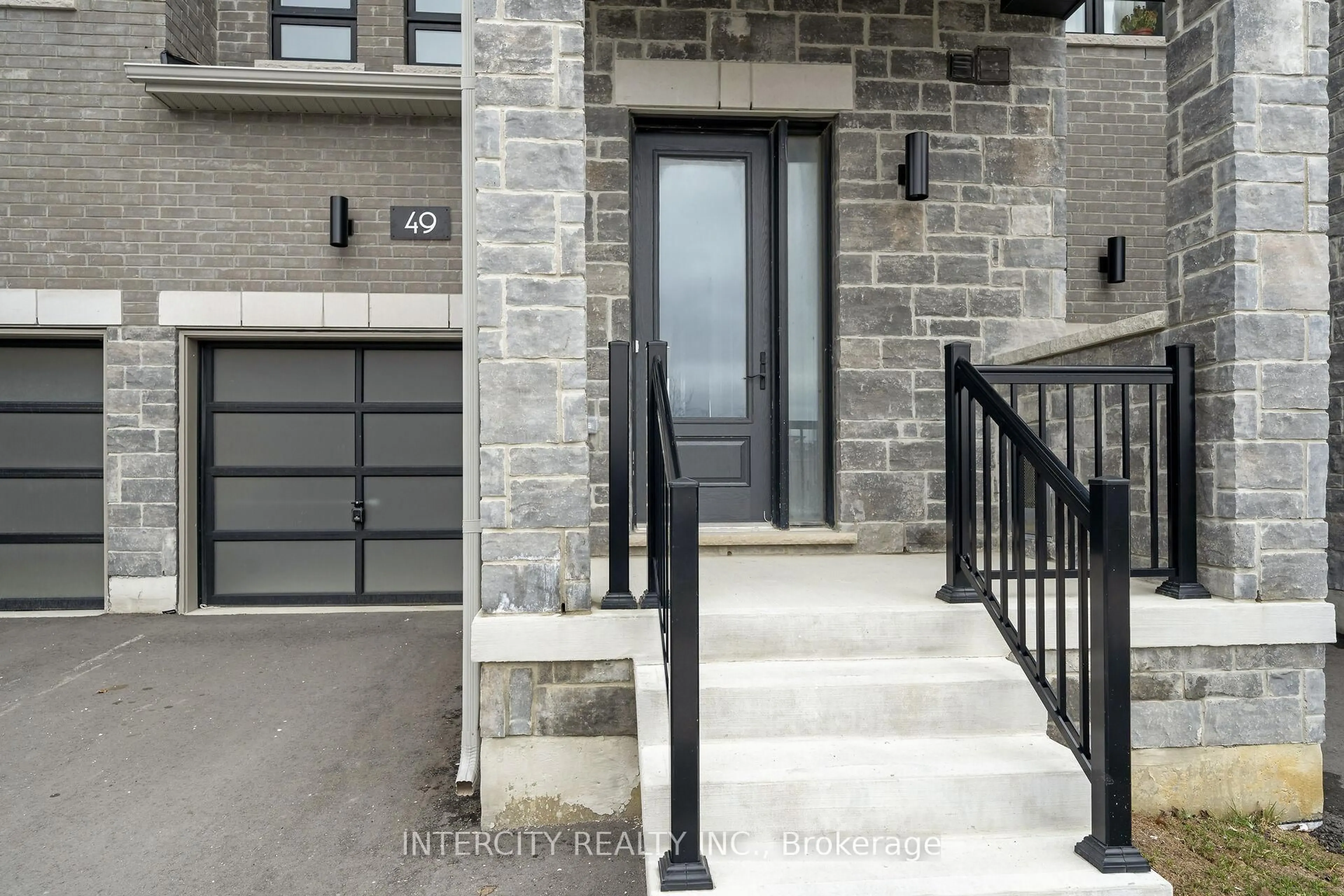 Indoor entryway for 49 Johann Dr, Markham Ontario L3S 3K5