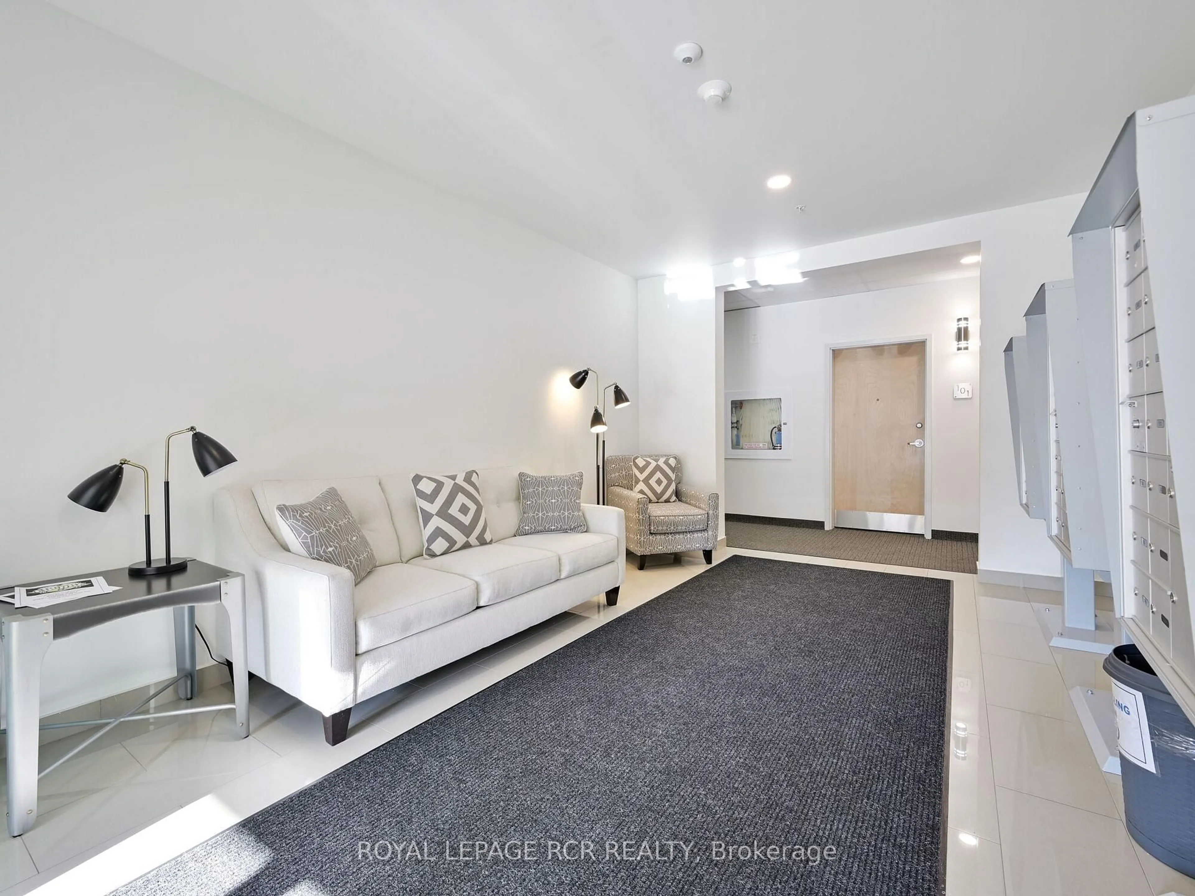 Unknown for 64 Queen St #502, New Tecumseth Ontario L0G 1W0