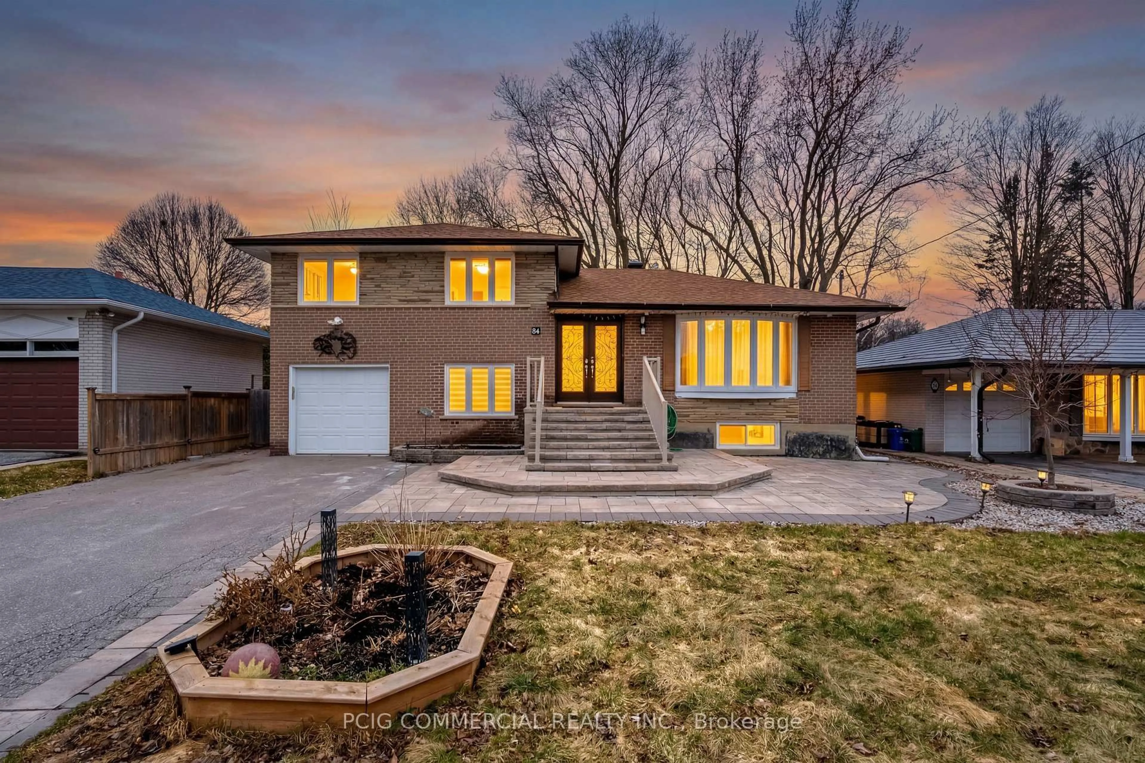 Home with brick exterior material, street for 84 Lincoln Green Dr, Markham Ontario L3P 1R8