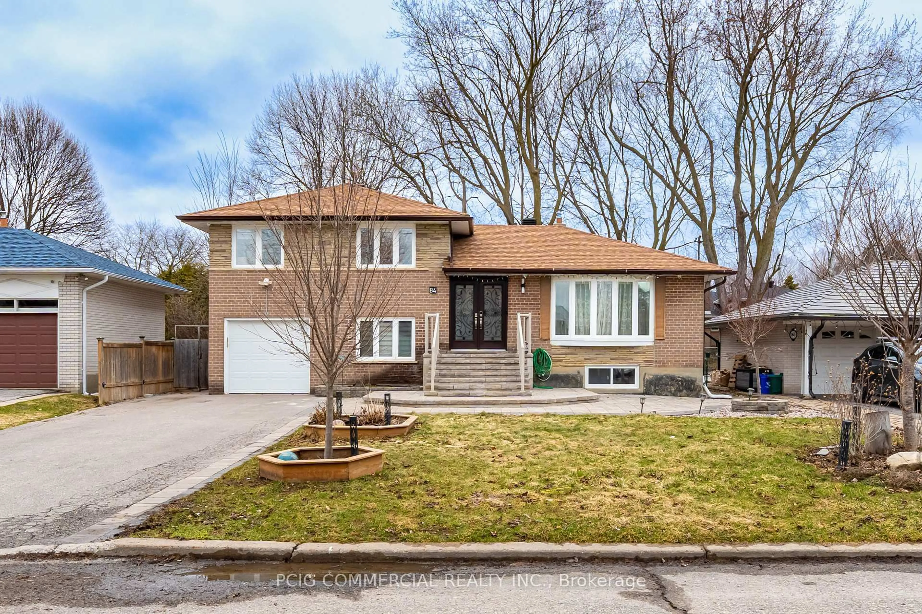 Home with brick exterior material, street for 84 Lincoln Green Dr, Markham Ontario L3P 1R8