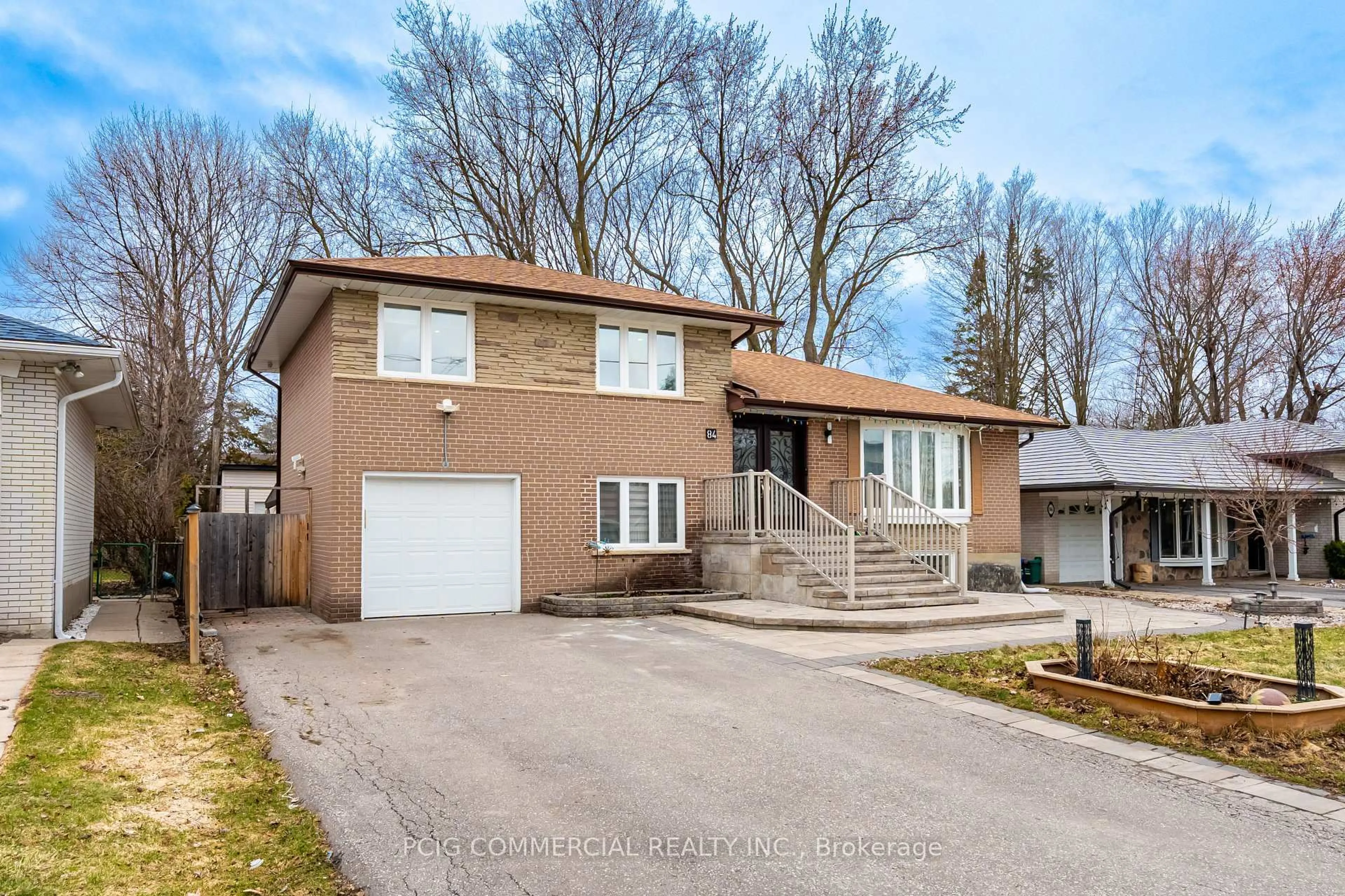 Home with brick exterior material, street for 84 Lincoln Green Dr, Markham Ontario L3P 1R8