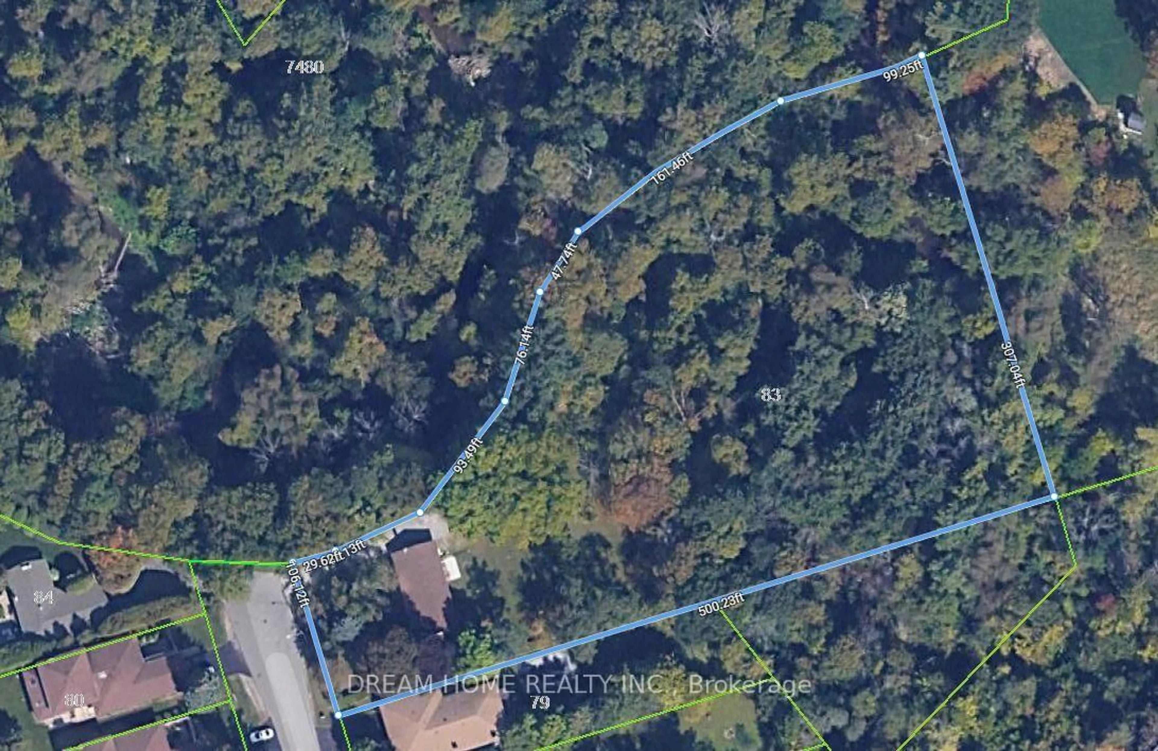 A pic from outside/outdoor area/front of a property/back of a property/a pic from drone, forest/trees view for 83 Sprucewood Dr, Markham Ontario L3T 2P9