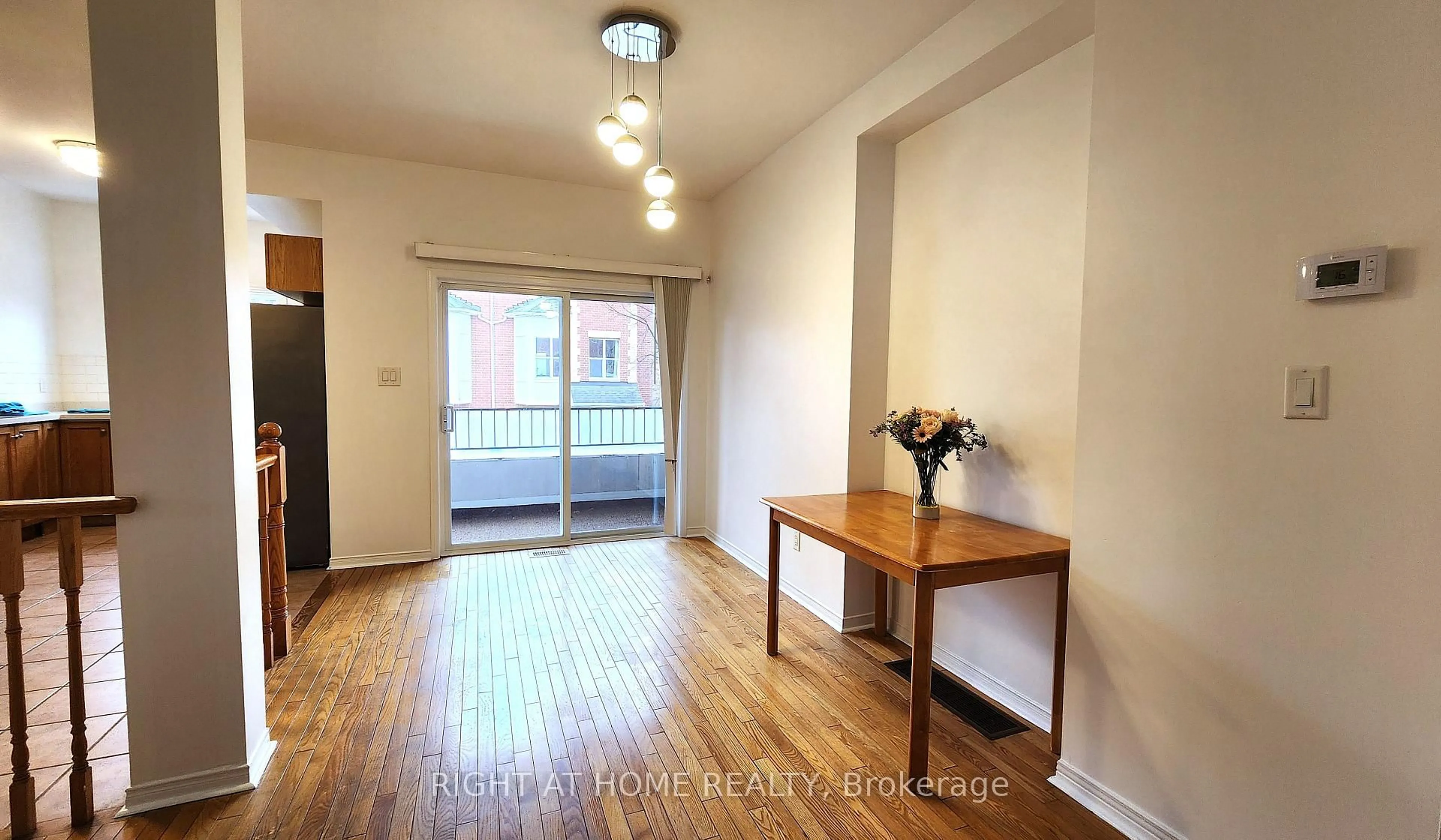 A pic of a room for 9 Maple Park Way, Markham Ontario L6G 1C5