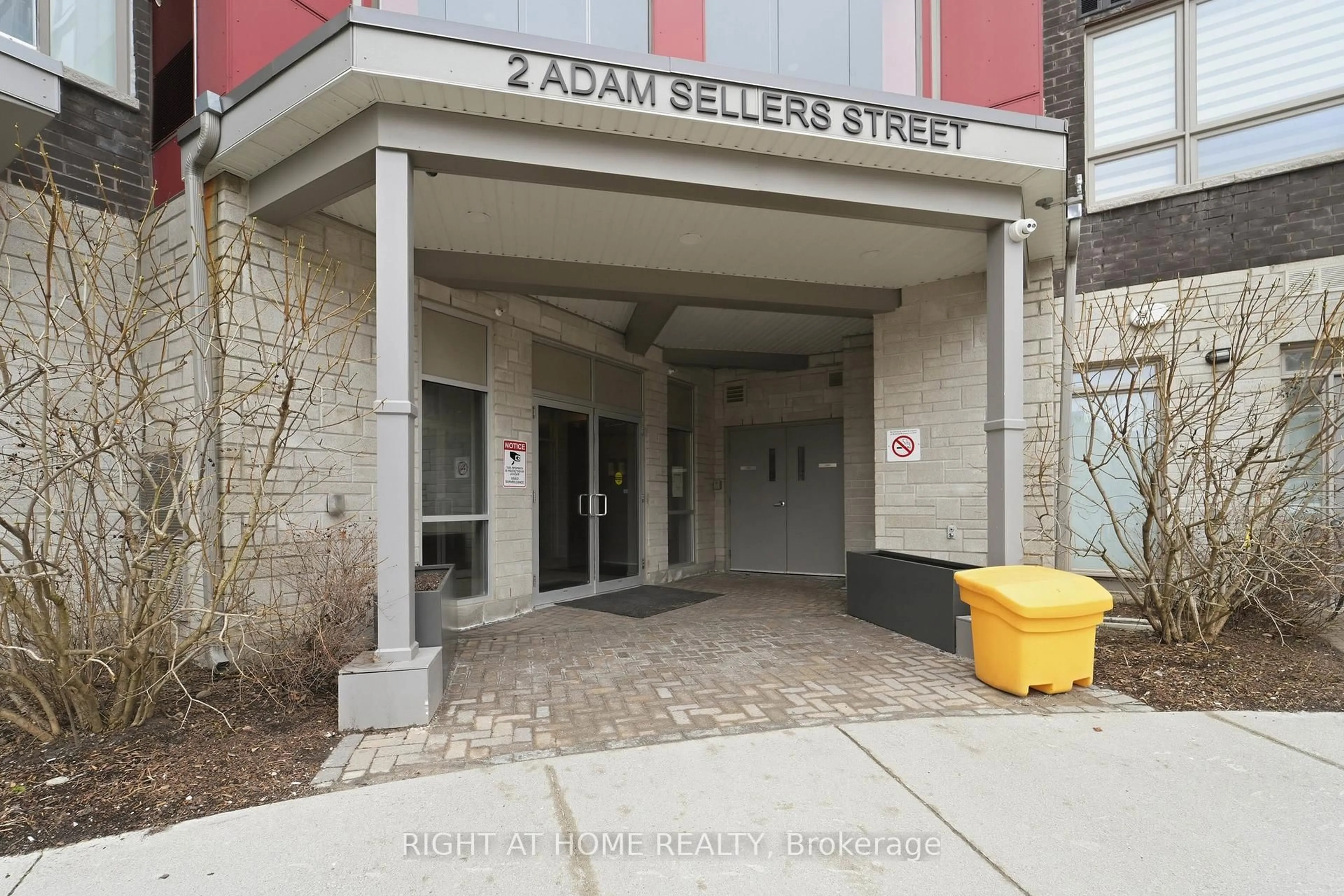Indoor foyer for 2 Adam Sellers St #503, Markham Ontario L6B 1P2