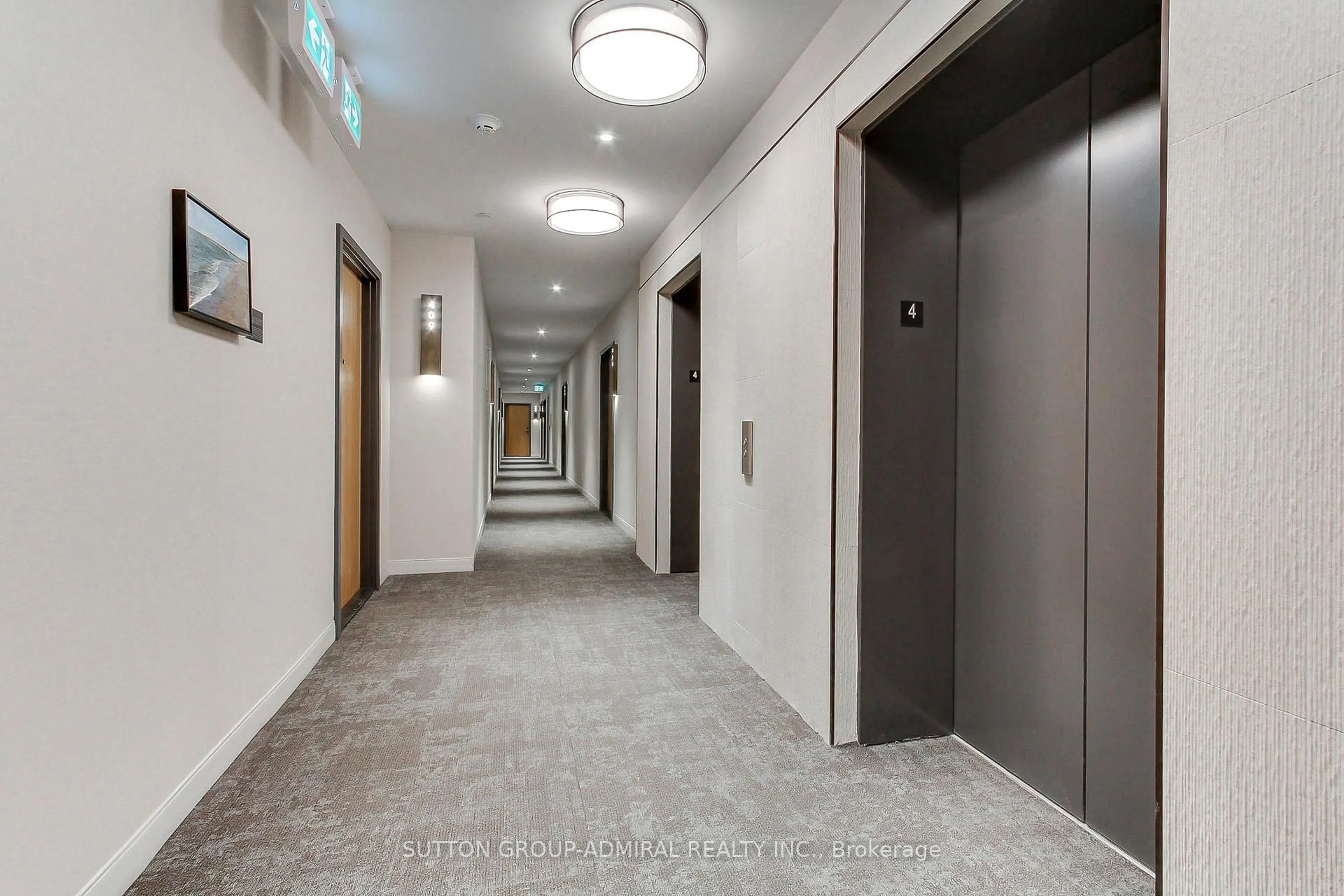 Indoor foyer for 8 Beverley Glen #413, Vaughan Ontario L4J 0L5