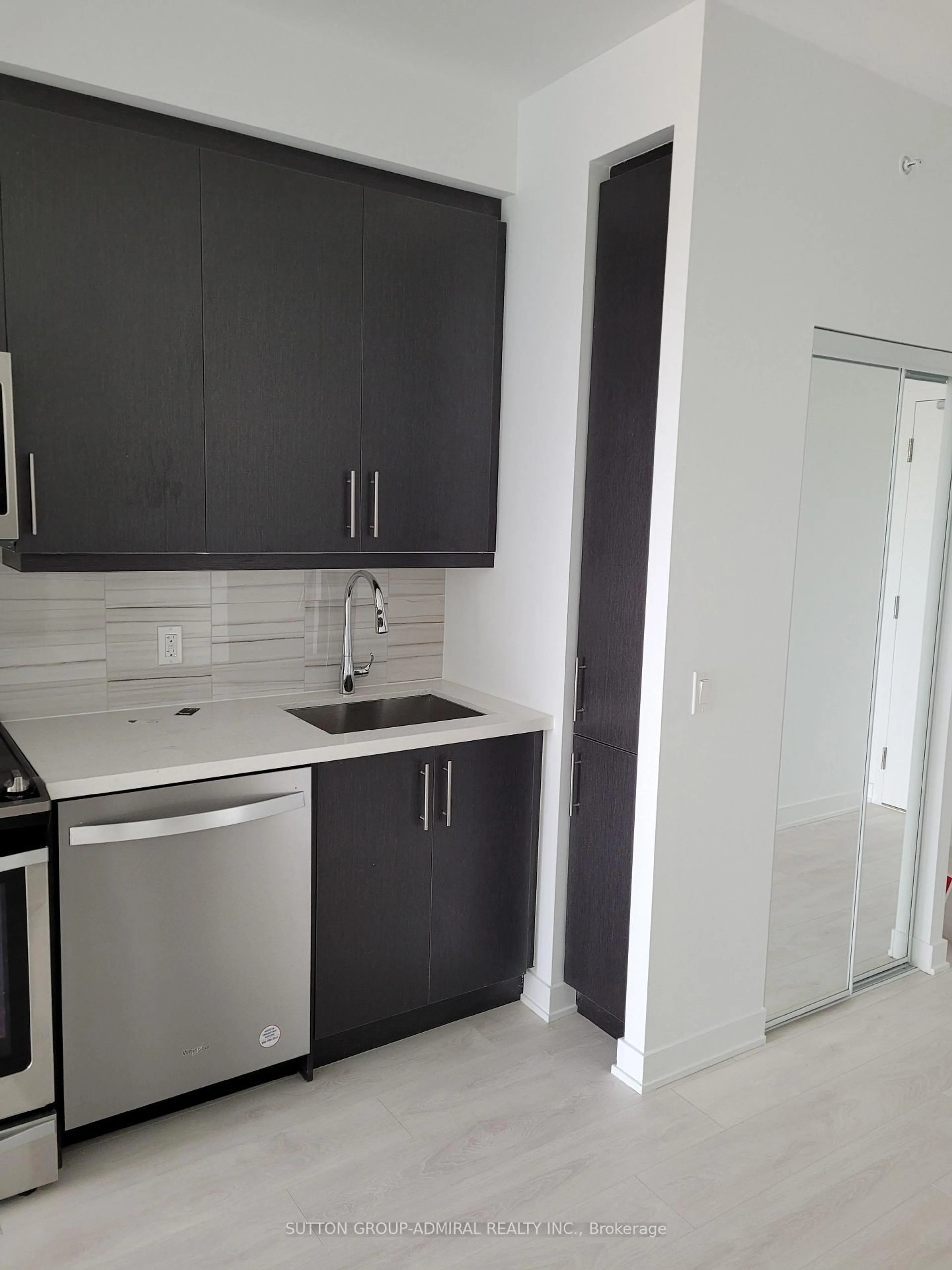 Standard kitchen, unknown for 85 Oneida Cres #1413, Richmond Hill Ontario L4B 0A6
