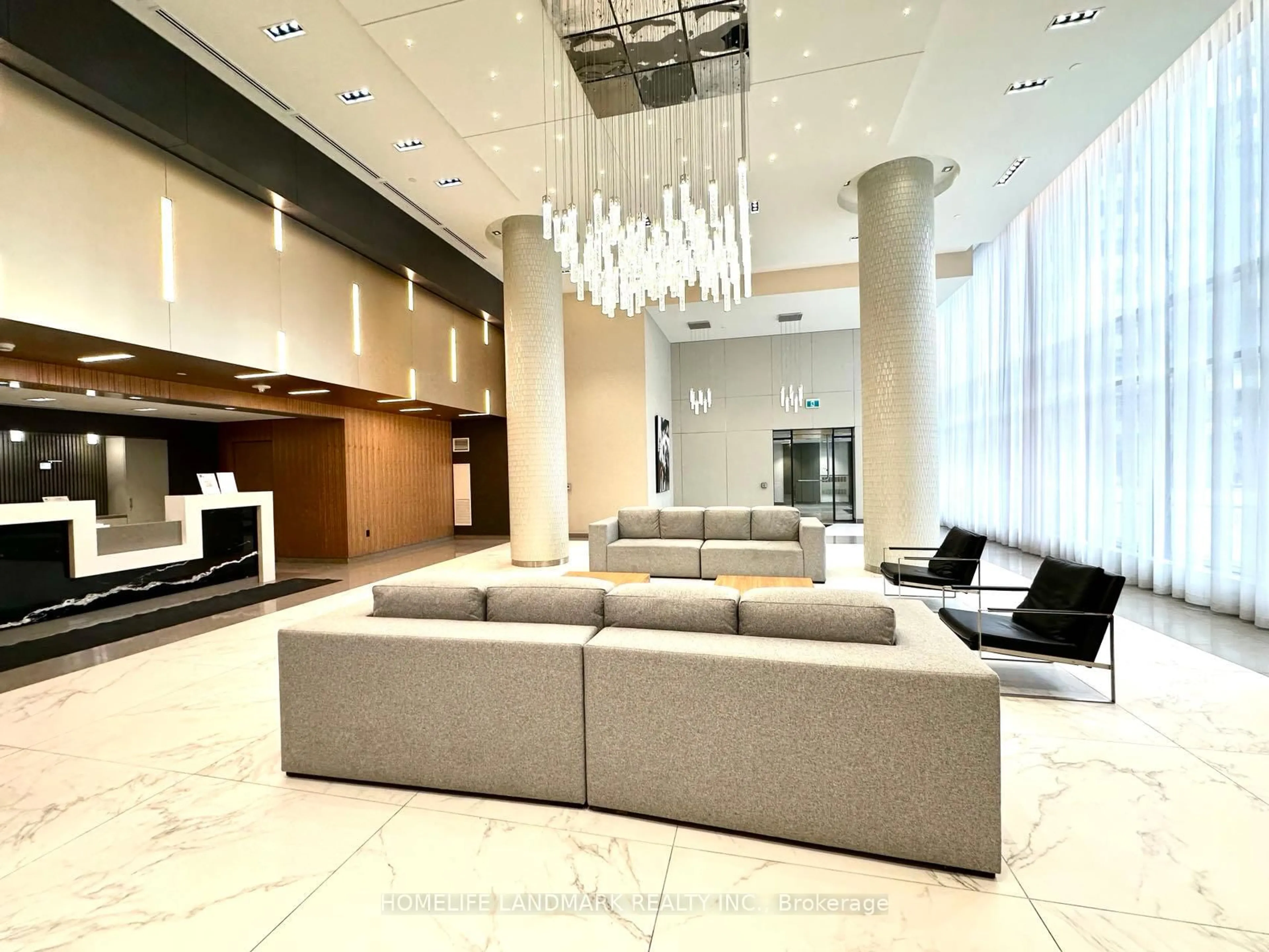 Lobby for 85 Oneida Cres #813, Richmond Hill Ontario L4B 0H4