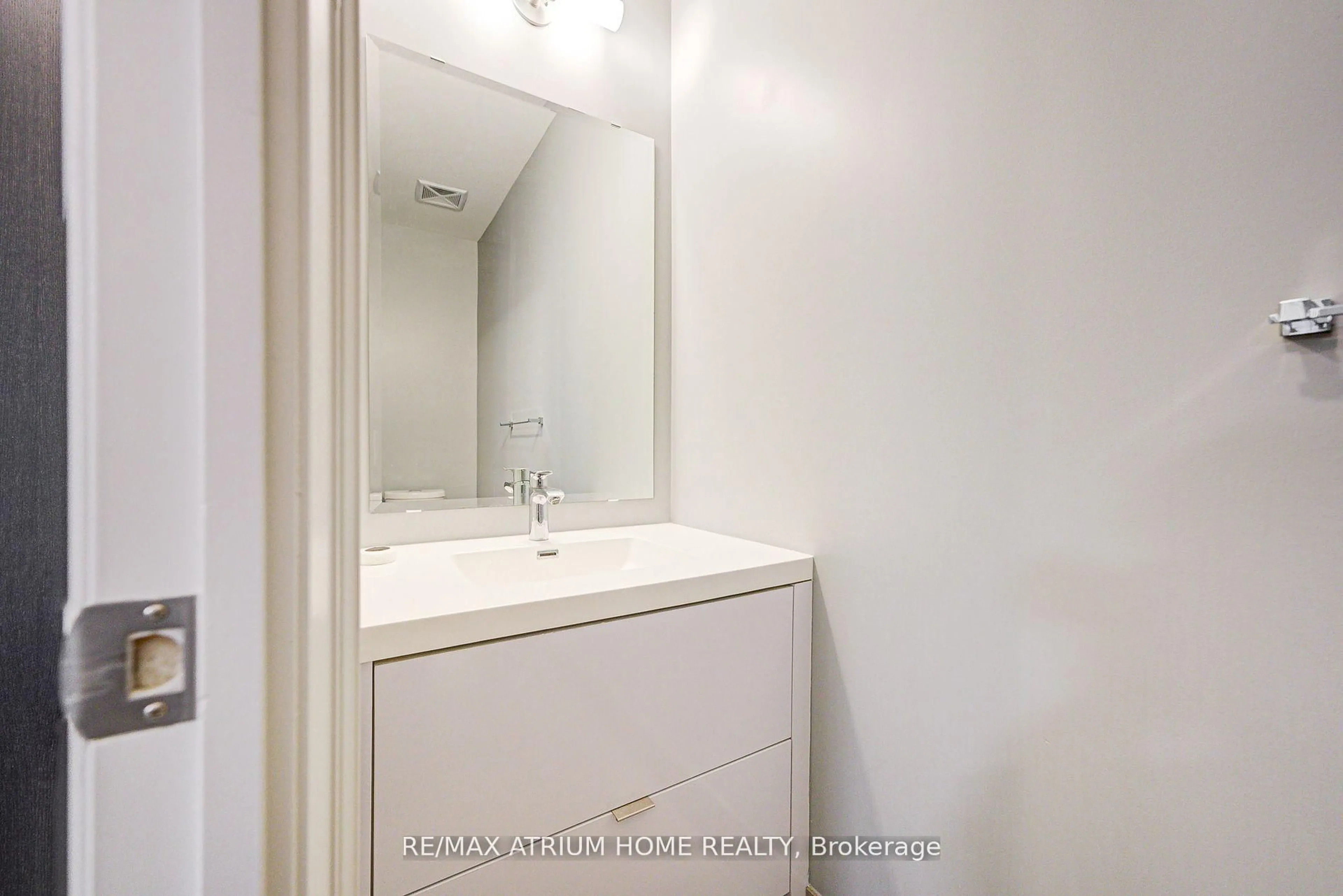 Standard bathroom, unknown for 20 Fred Varley Dr #324, Markham Ontario L3R 1S4