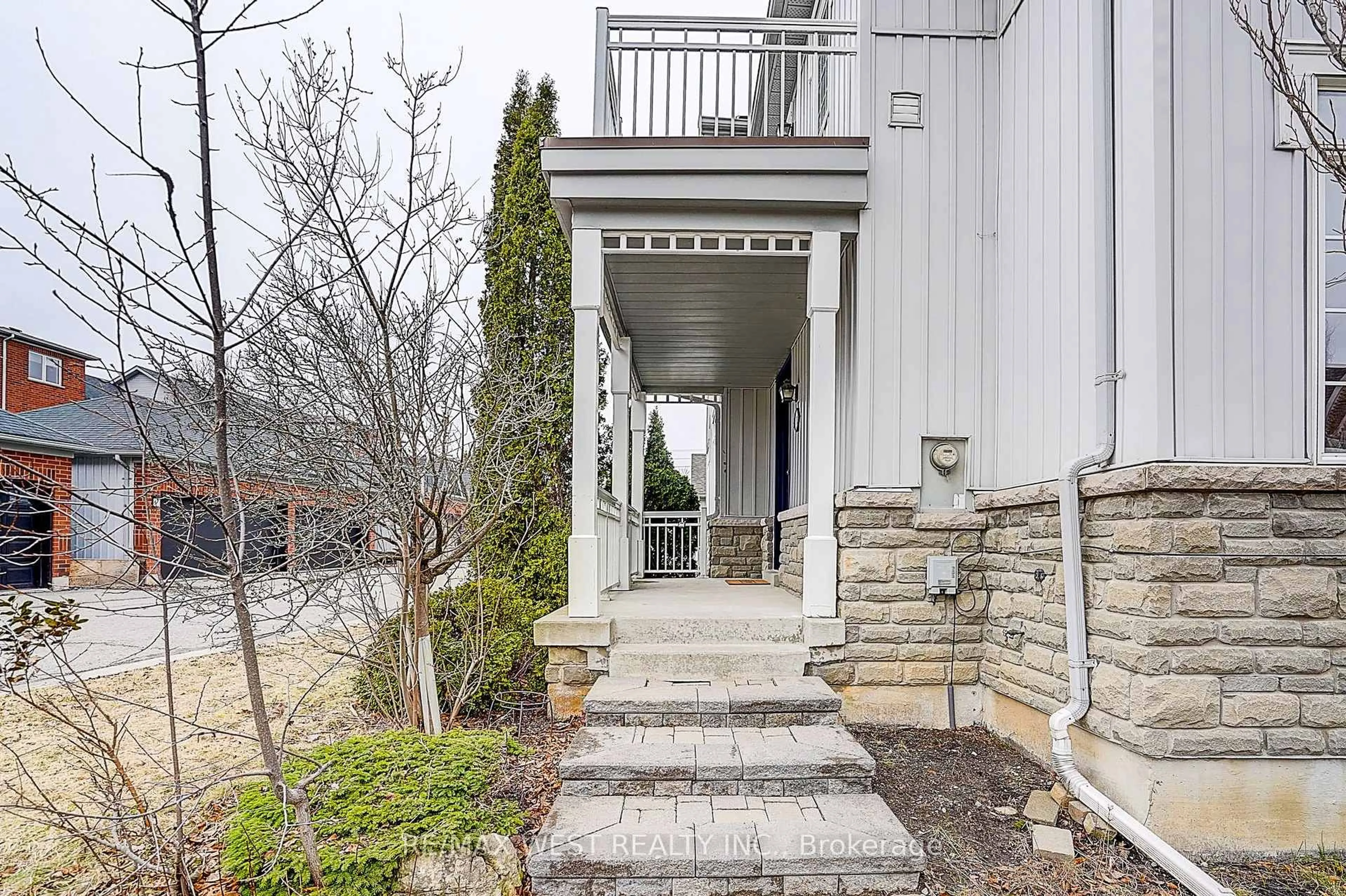 Unknown for 11 Dancers Dr, Markham Ontario L6C 2C4