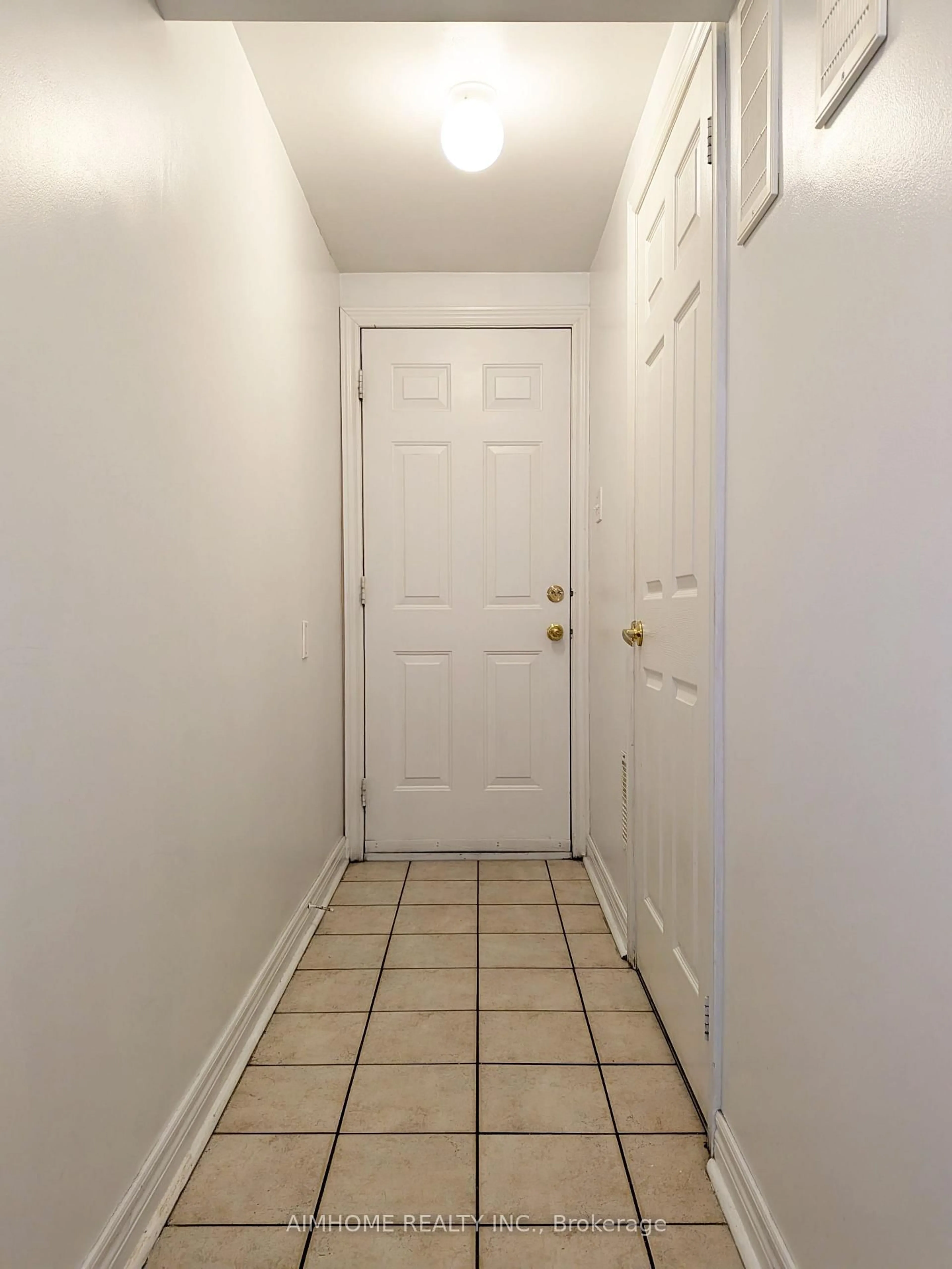 Unknown for 74 Sunway Sq, Markham Ontario L3P 7X5