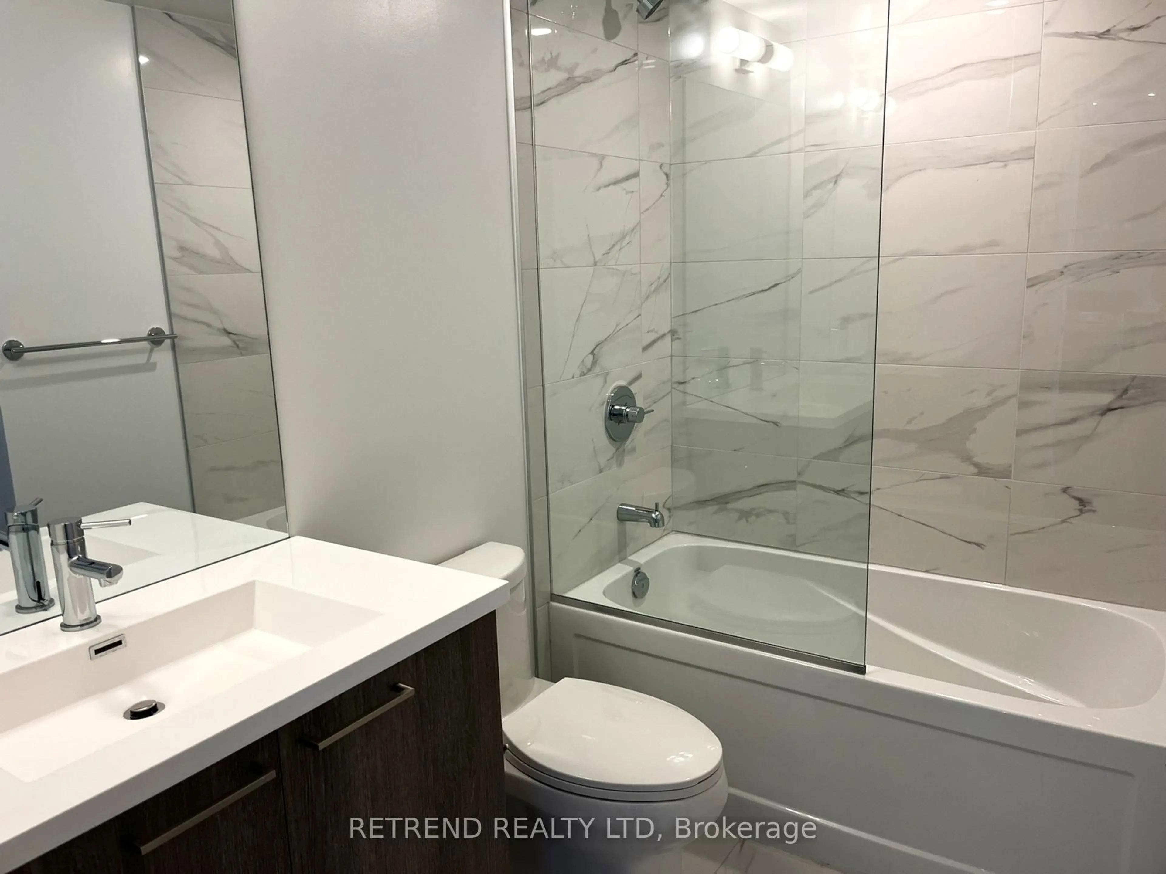 Standard bathroom, ceramic/tile floor for 195 Commerce St #1709, Vaughan Ontario L4K 0P9