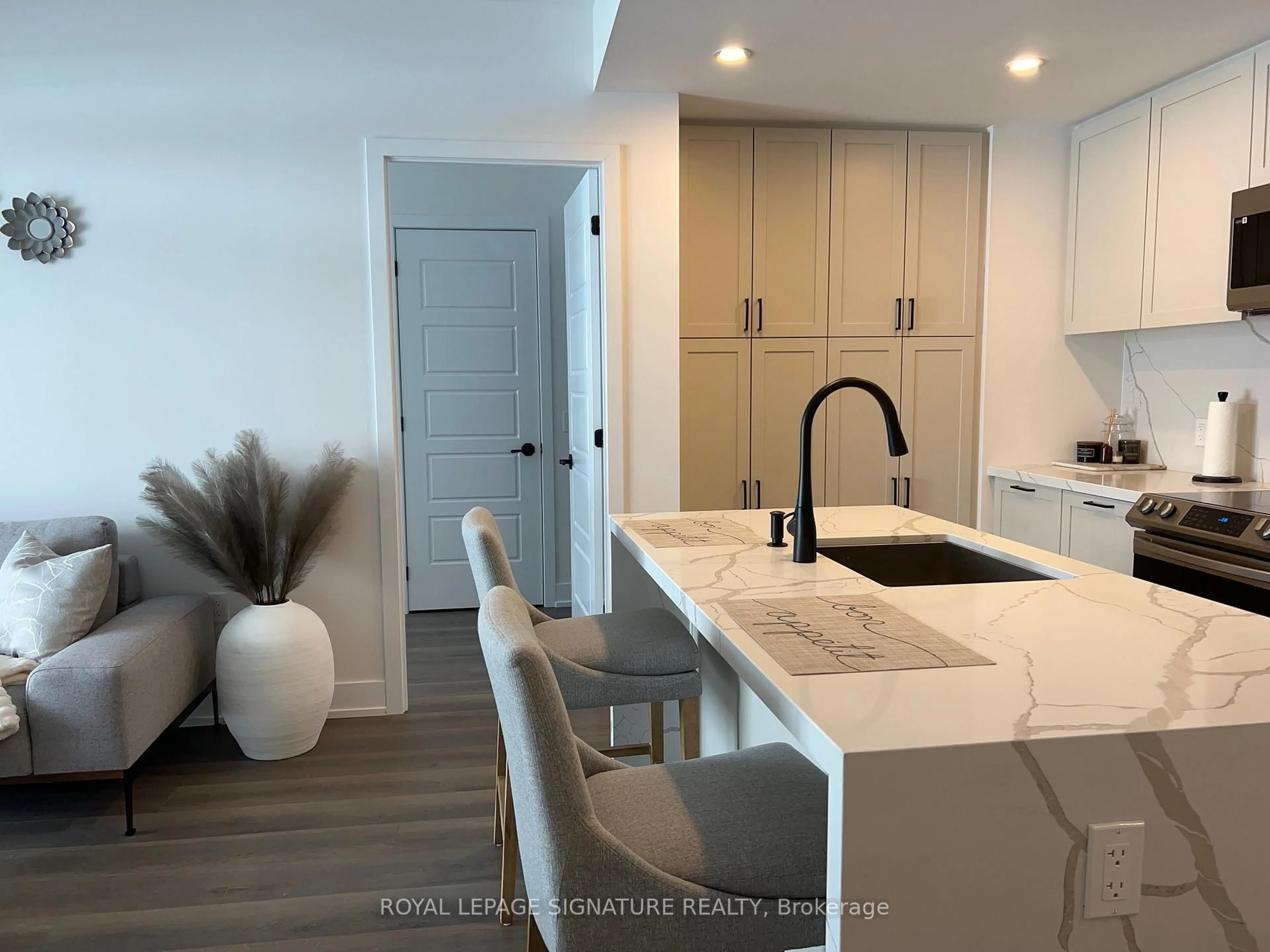 Open concept kitchen, unknown for 415 Sea Ray Ave #207, Innisfil Ontario L9S 0R5