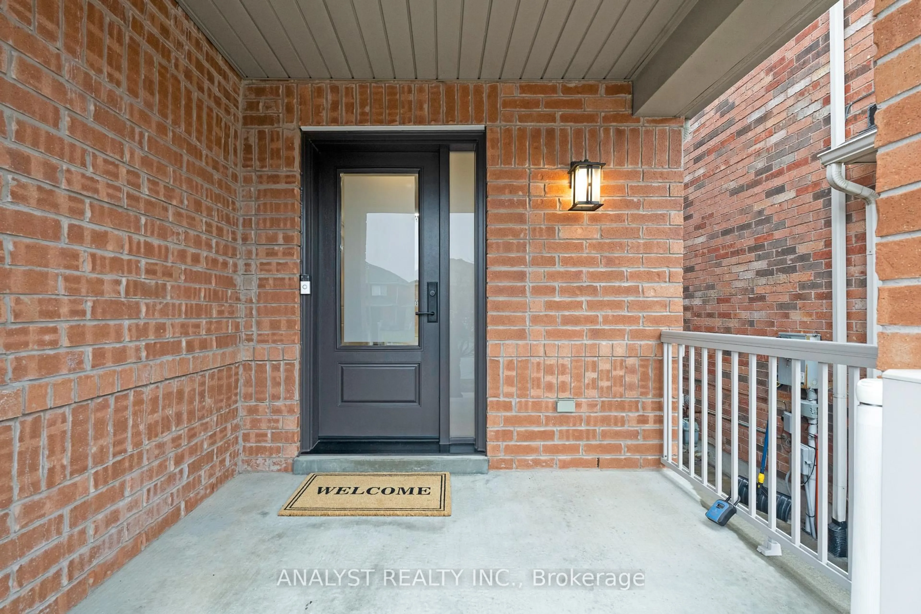 Indoor entryway for 365 Isaac Murray Ave, Vaughan Ontario L6A 4P1