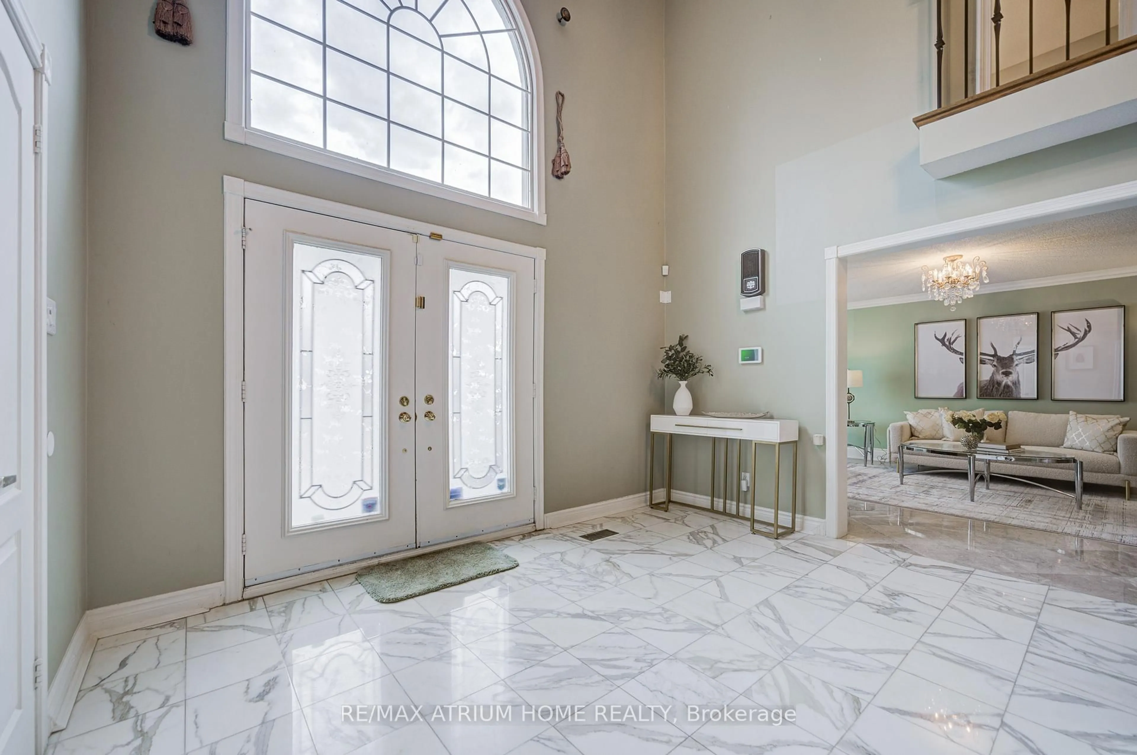 Indoor entryway for 70 Strathearn Ave, Richmond Hill Ontario L4B 2J5