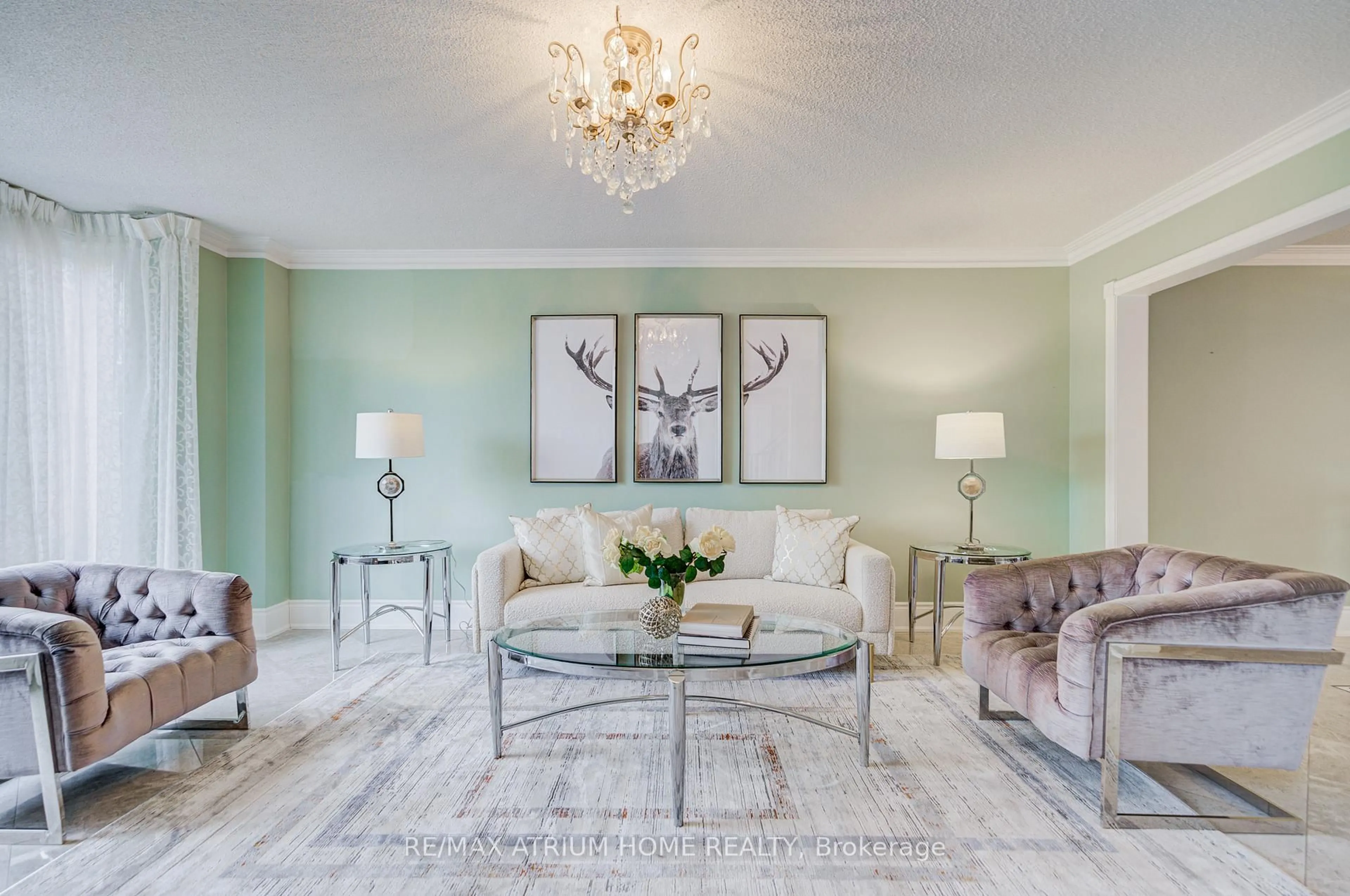 Living room with furniture, unknown for 70 Strathearn Ave, Richmond Hill Ontario L4B 2J5