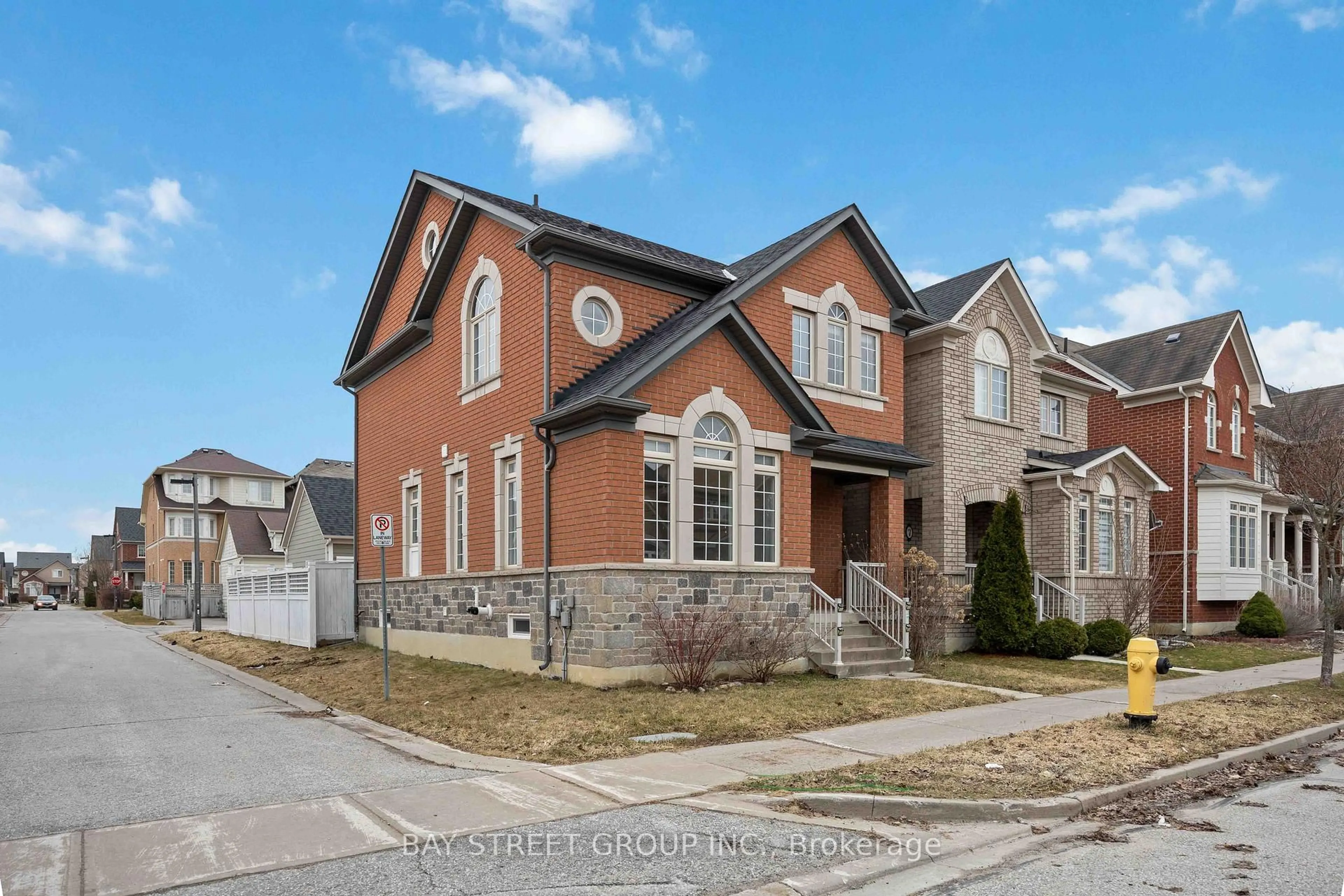 Home with brick exterior material, street for 5 Tottenham Crt, Markham Ontario L6B 1H5