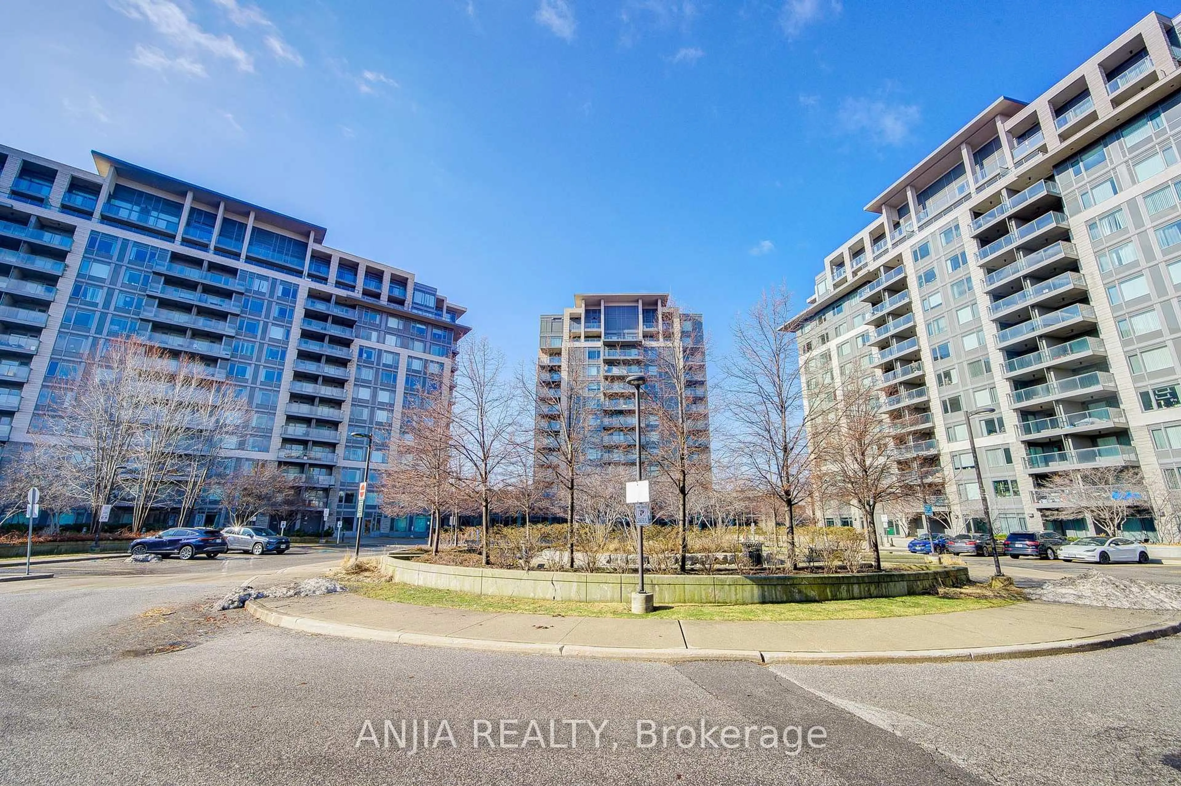 A pic from outside/outdoor area/front of a property/back of a property/a pic from drone, city buildings view from balcony for 273 South Park Rd #1112, Markham Ontario L3T 0B5