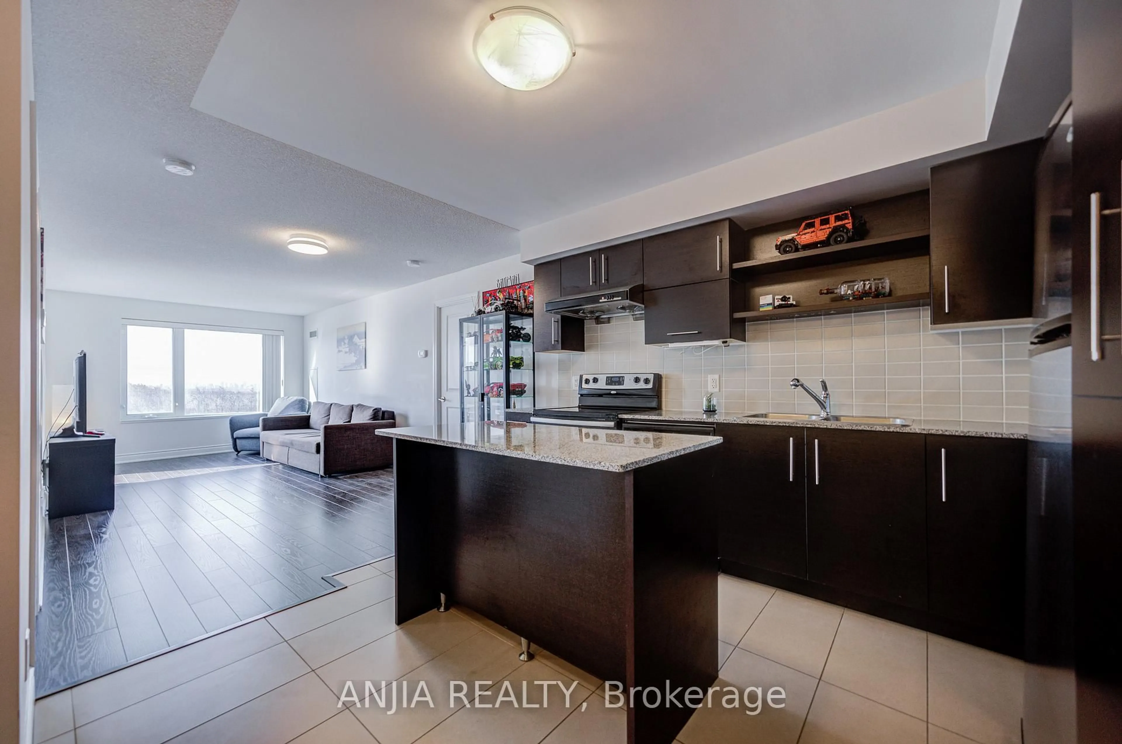 Open concept kitchen, ceramic/tile floor for 273 South Park Rd #1112, Markham Ontario L3T 0B5