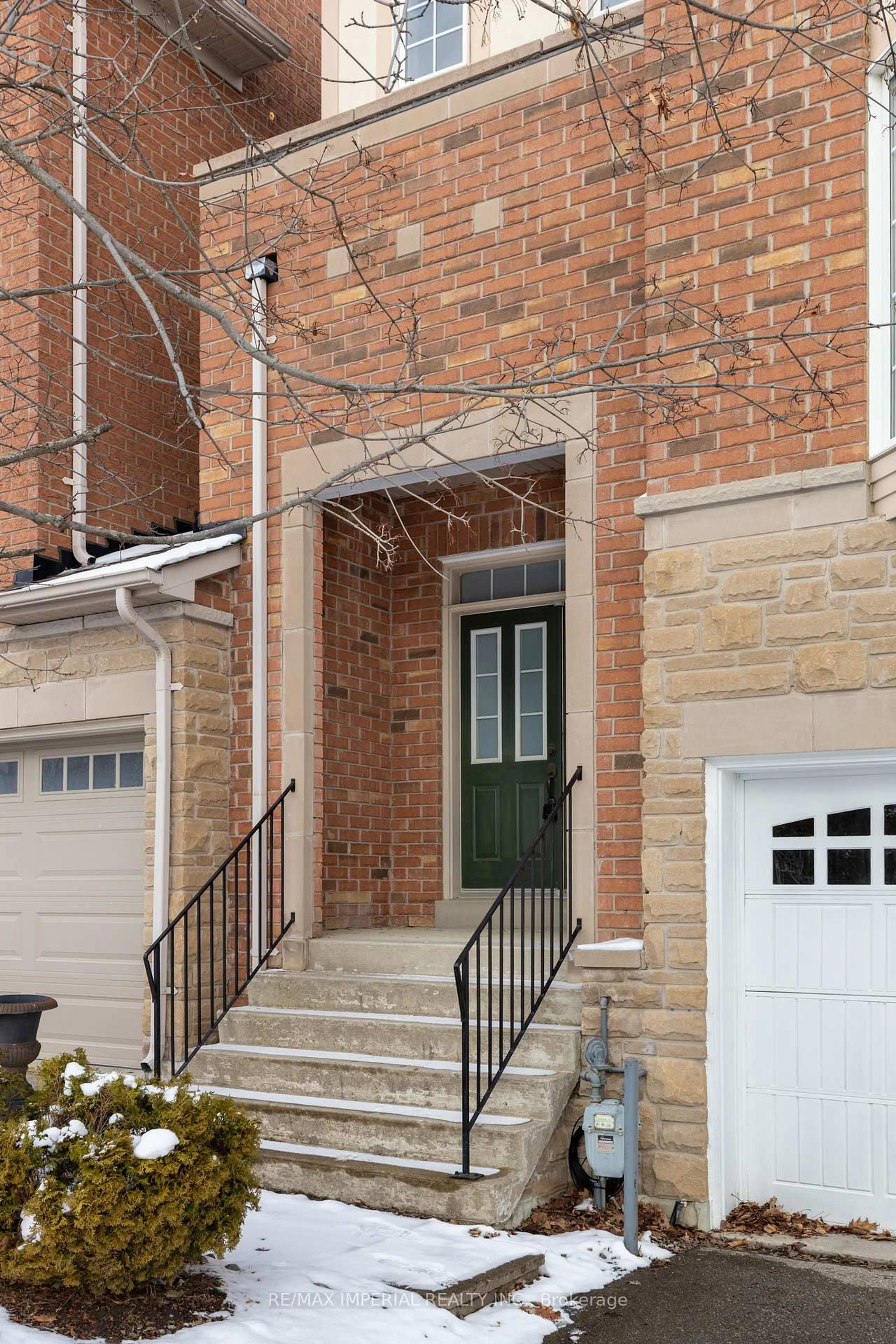 Home with brick exterior material, street for 16 Carriage House Crt, Richmond Hill Ontario L4E 4V3