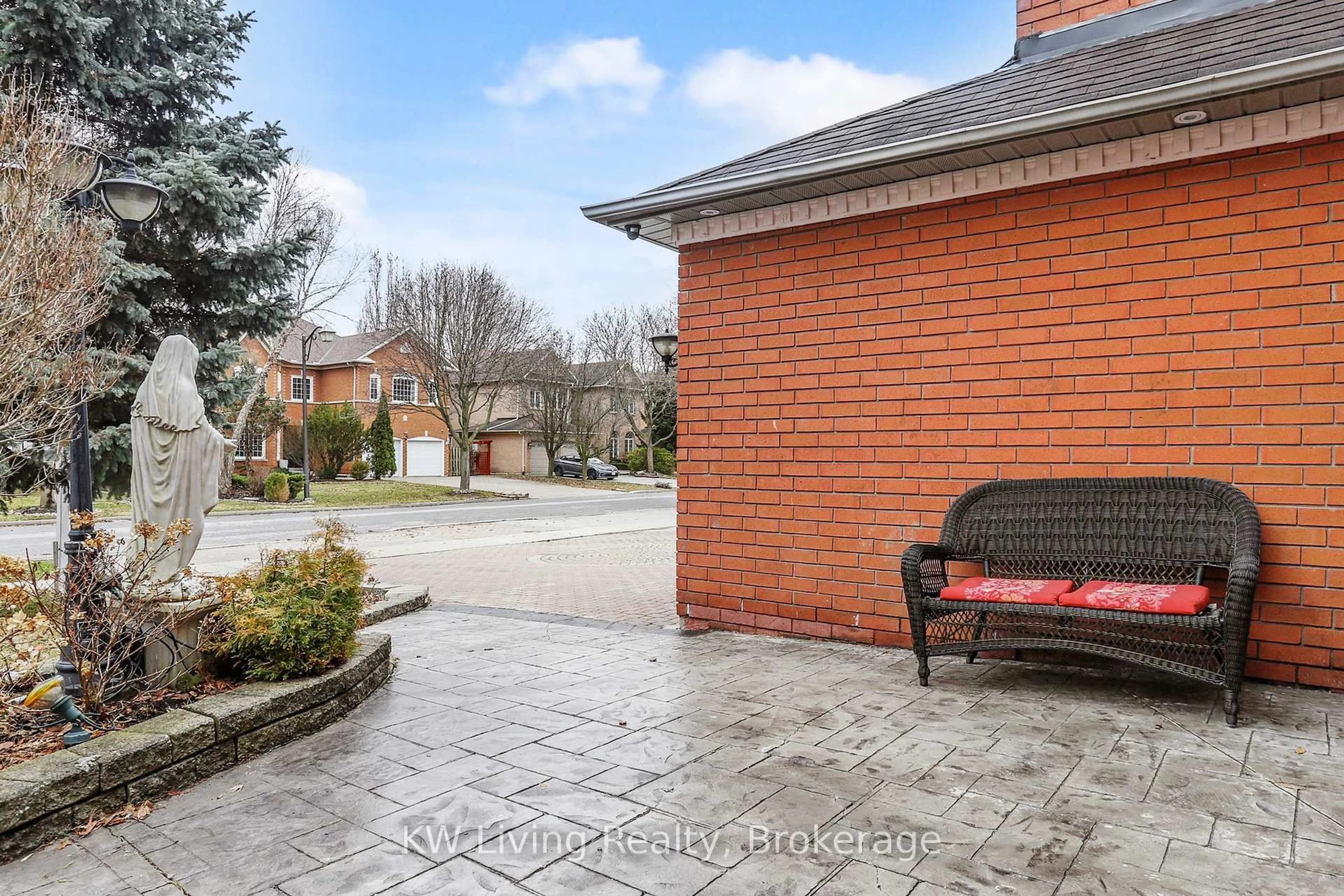 Patio, street for 94 Silver Rose Cres, Markham Ontario L6C 1W6