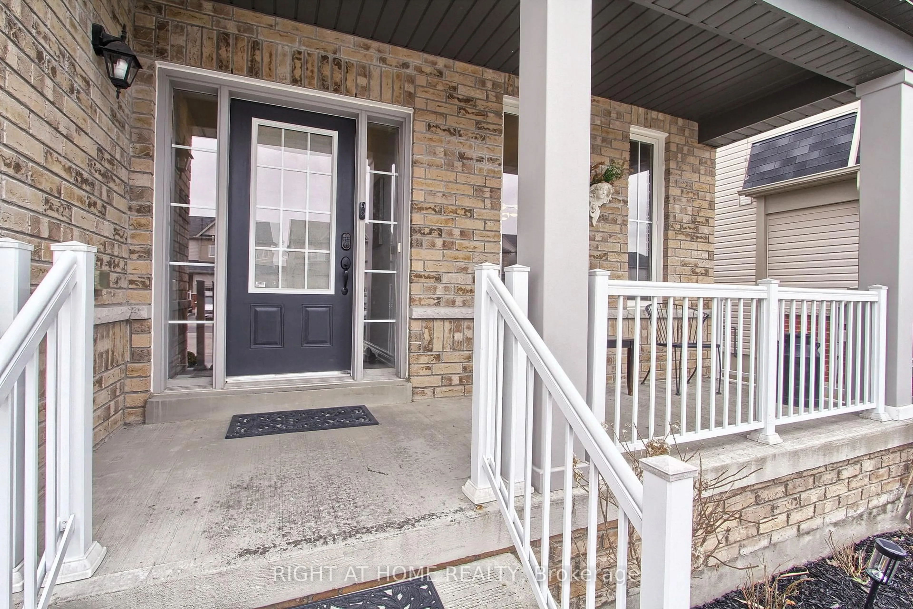 Indoor entryway for 14 Don Hadden Cres, Brock Ontario L0C 1H0