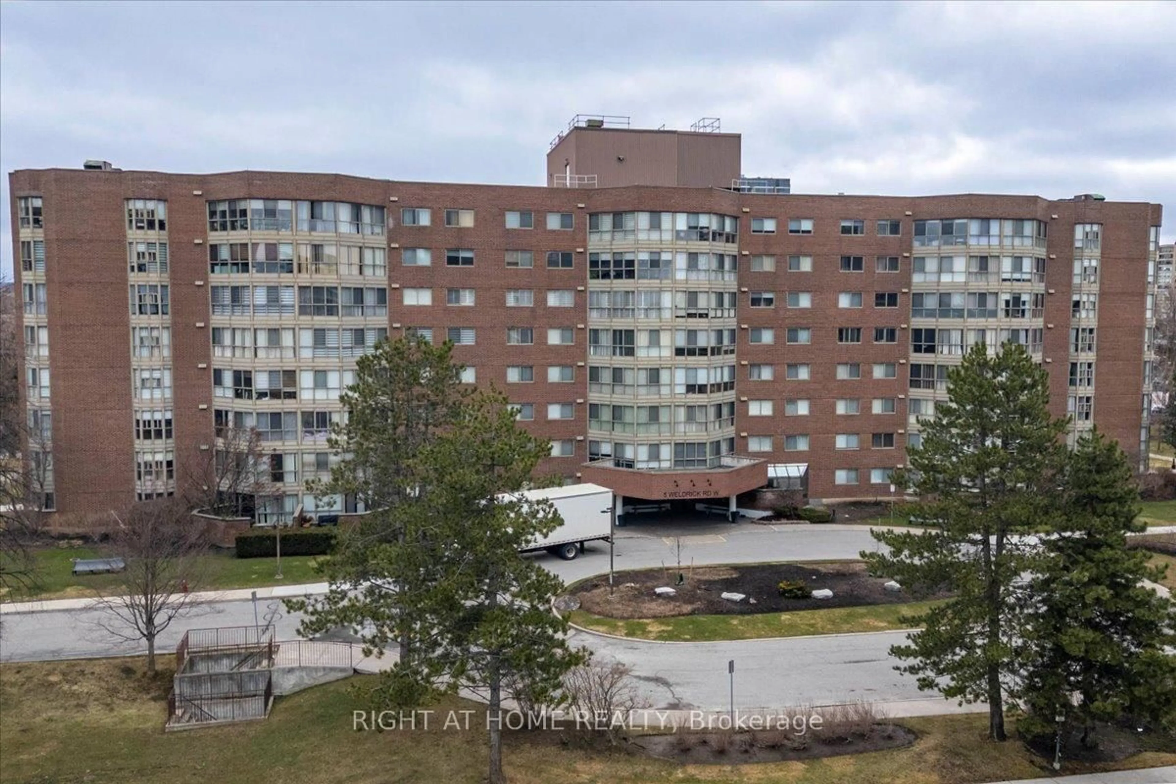 Unknown for 5 Weldrick Rd #703, Richmond Hill Ontario L4C 8S9