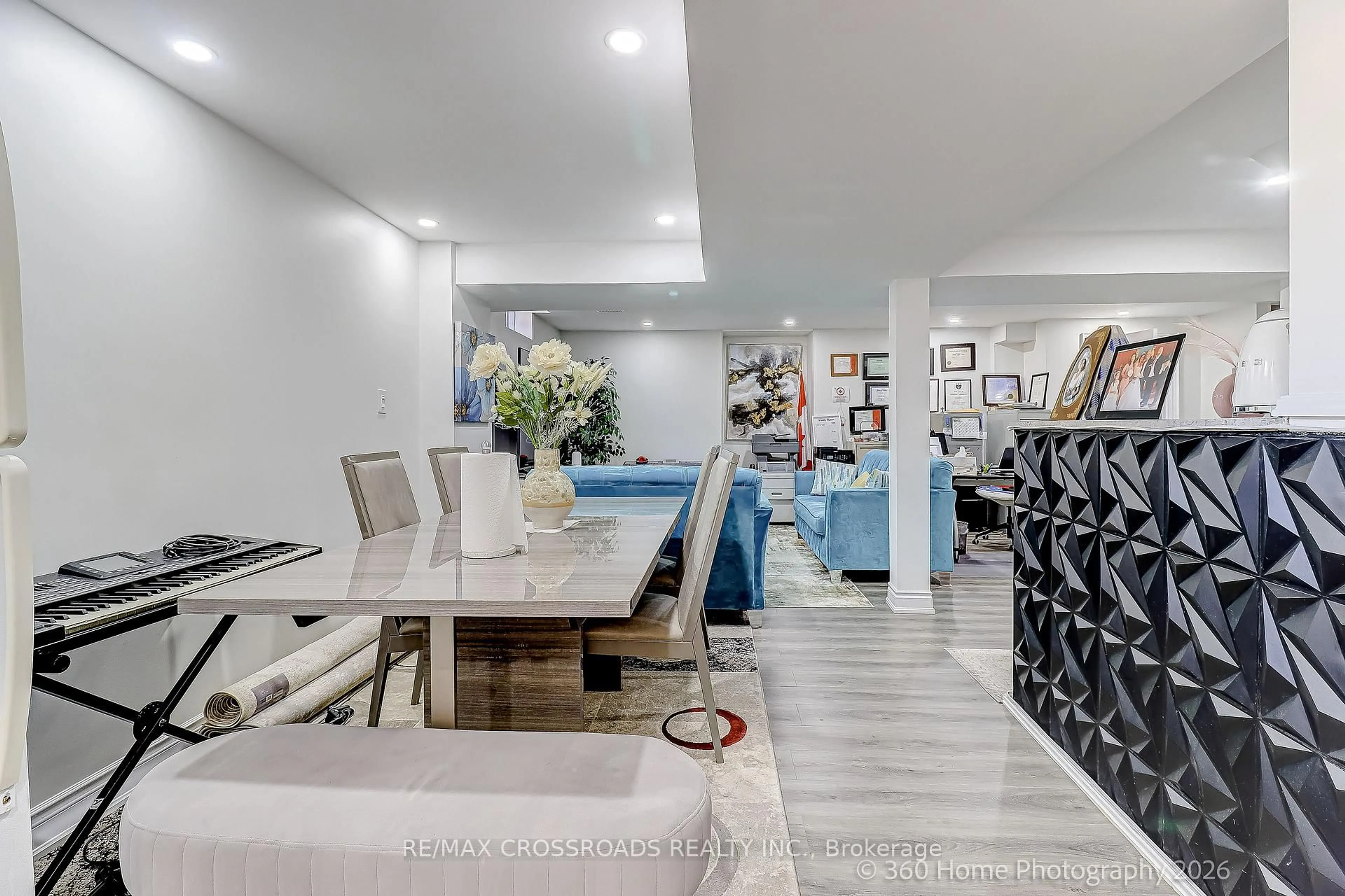Dining room, ceramic/tile floor for 80 Lois Dr, Vaughan Ontario L4H 1H8