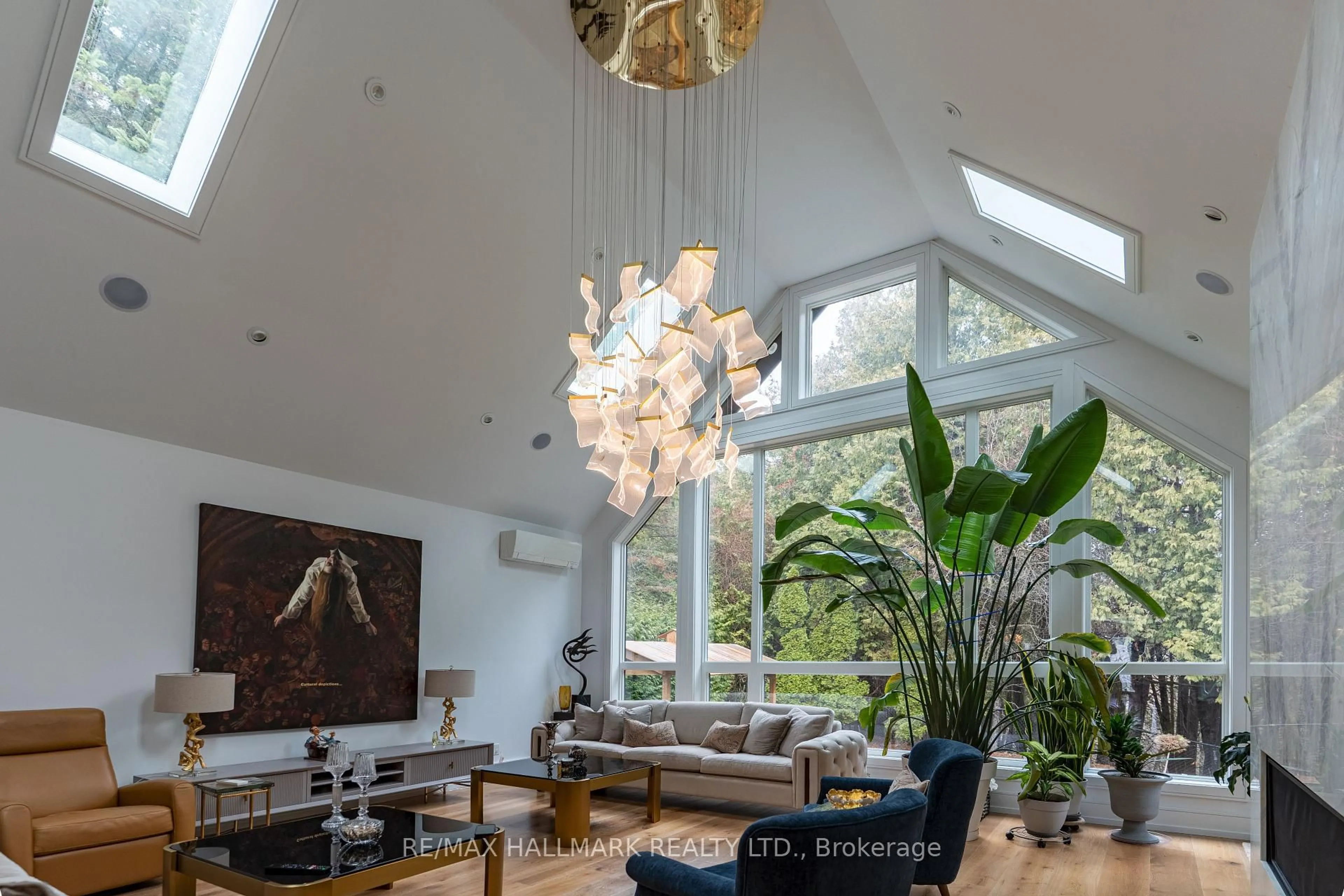 Unknown for 124 Timpson Dr, Aurora Ontario L4G 5N5